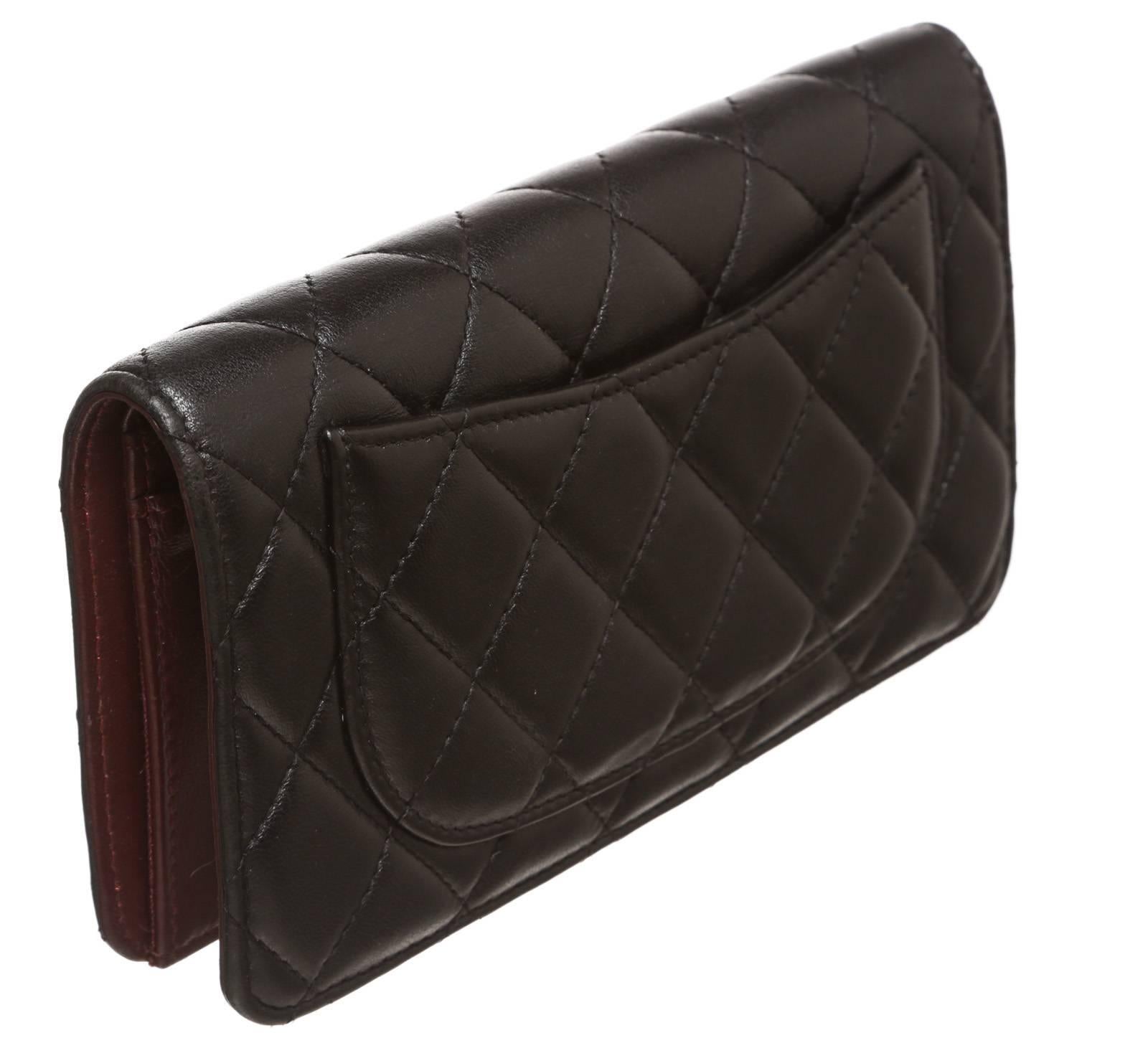 Chanel Black Quilted Lambskin CC Wallet  In Excellent Condition For Sale In Corona Del Mar, CA