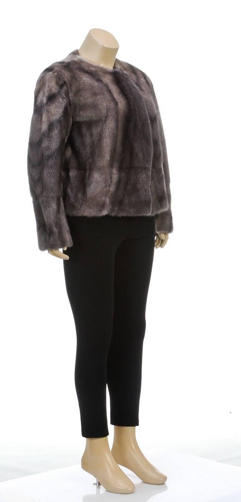 Brunello Cucinelli Dark Taupe Mink Zip jacket (Size 42) In Good Condition For Sale In Corona Del Mar, CA