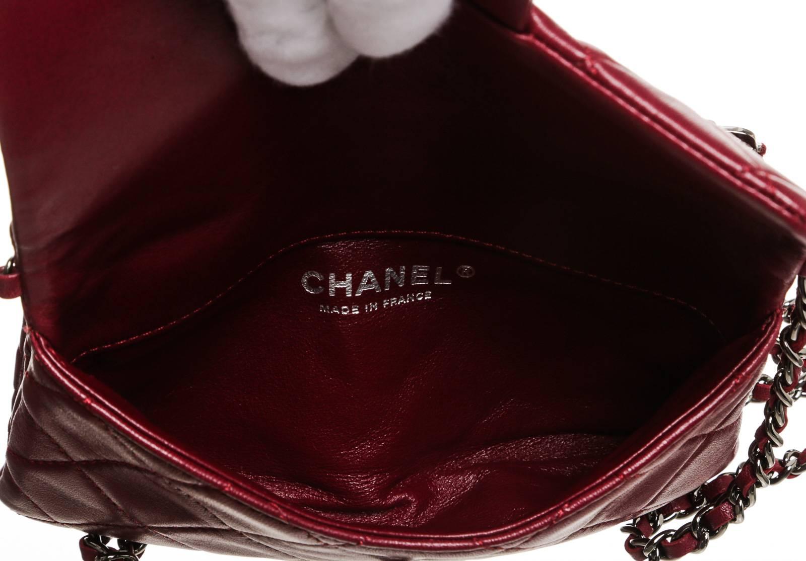 Chanel Burgundy Lambskin Crossbody Handbag For Sale 1