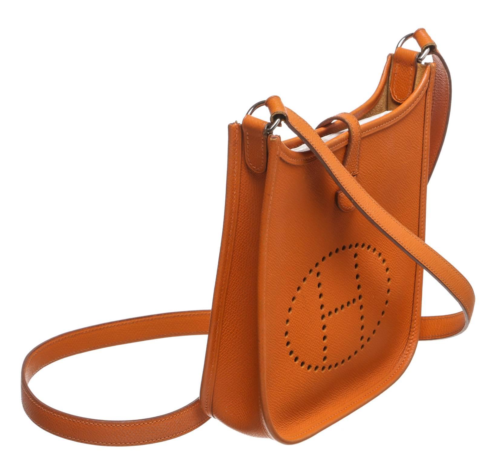 This handbag features a shoulder strap, which makes this bag perfect for carrying over the shoulder. A large perforated leather 