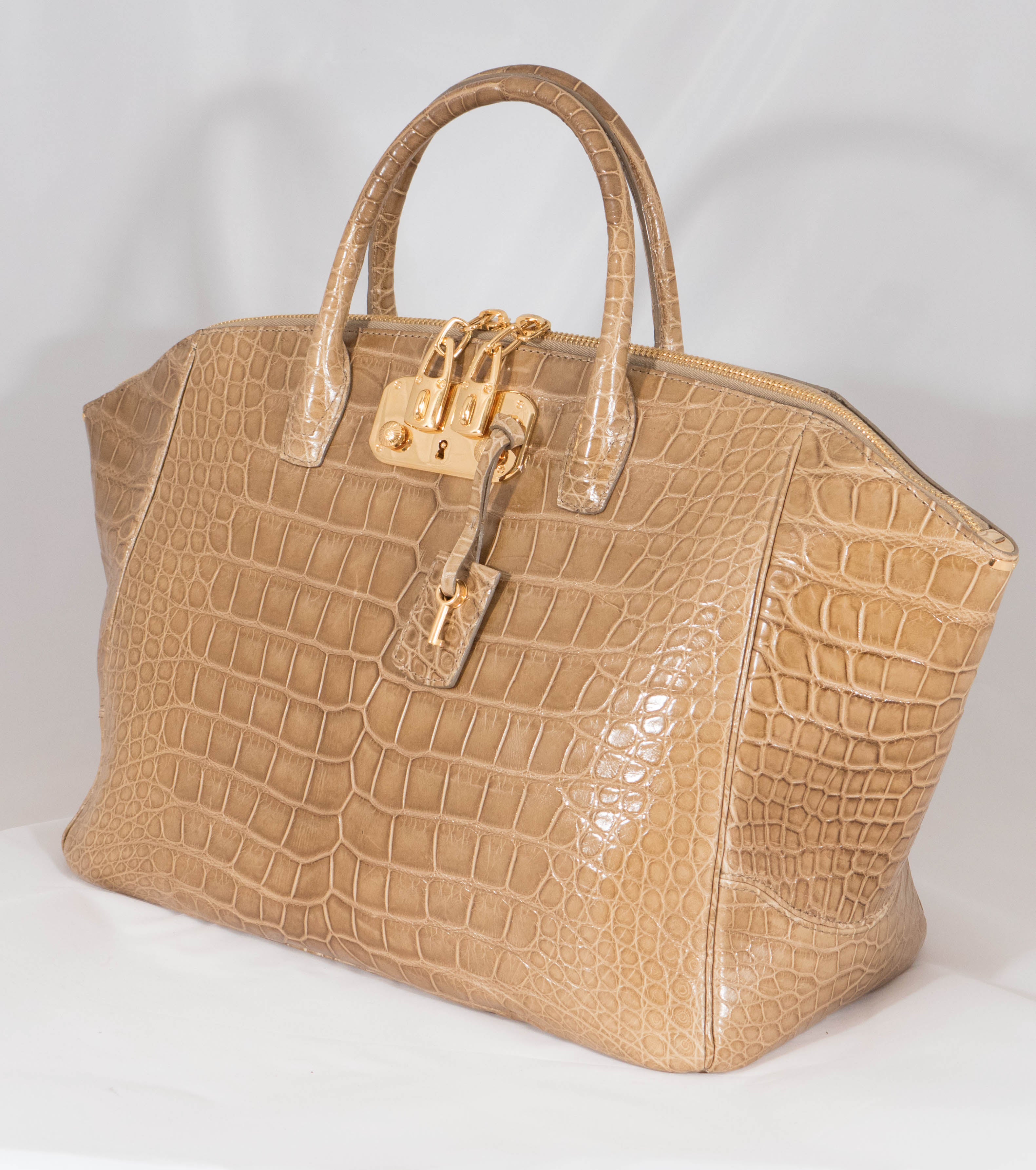 VBH Iconic Brera 40cm Shiny Hickory Alligator Top Handle Tote In New Condition For Sale In New York, NY