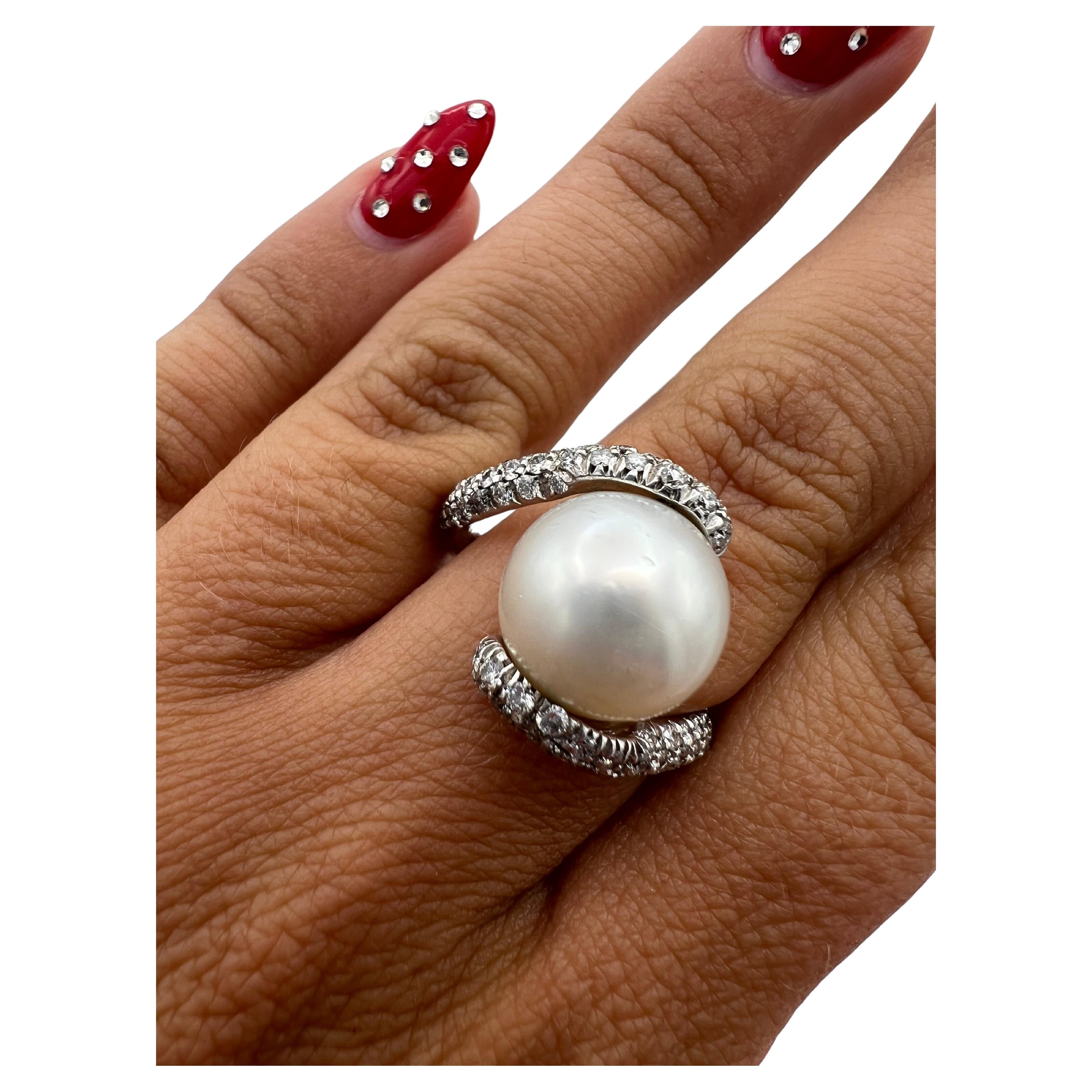 Round Cut Mikimoto Pearl Gold Cocktail Ring, Diamond 18k White Gold For Sale