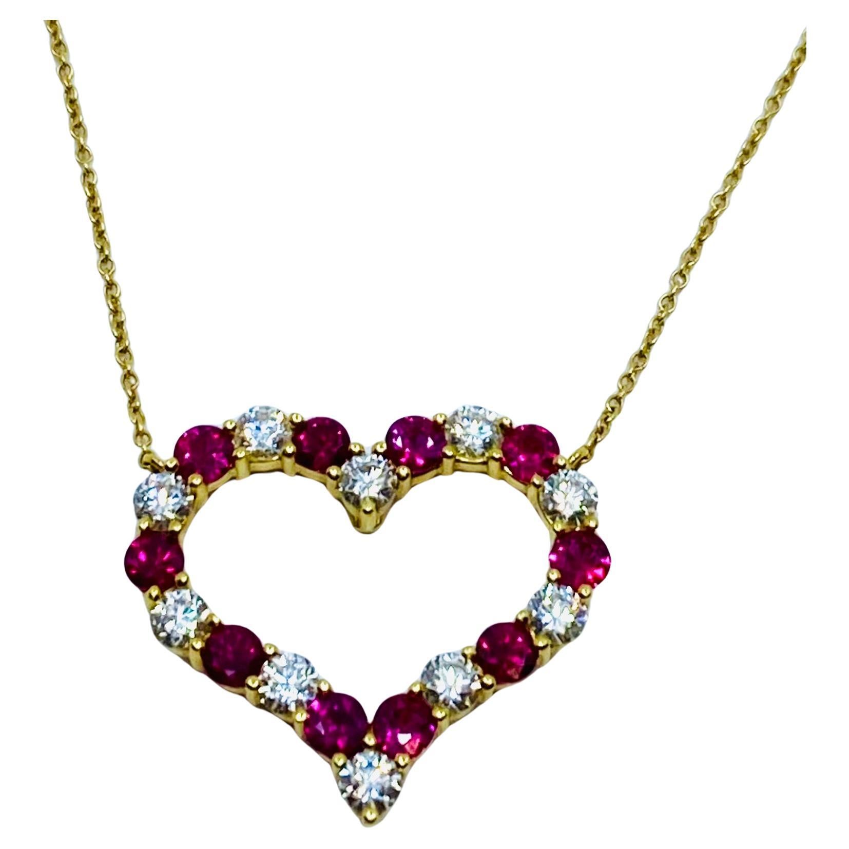 Tiffany & Co. Pendentif coeur or 18k diamant rubis Excellent état - En vente à Beverly Hills, CA
