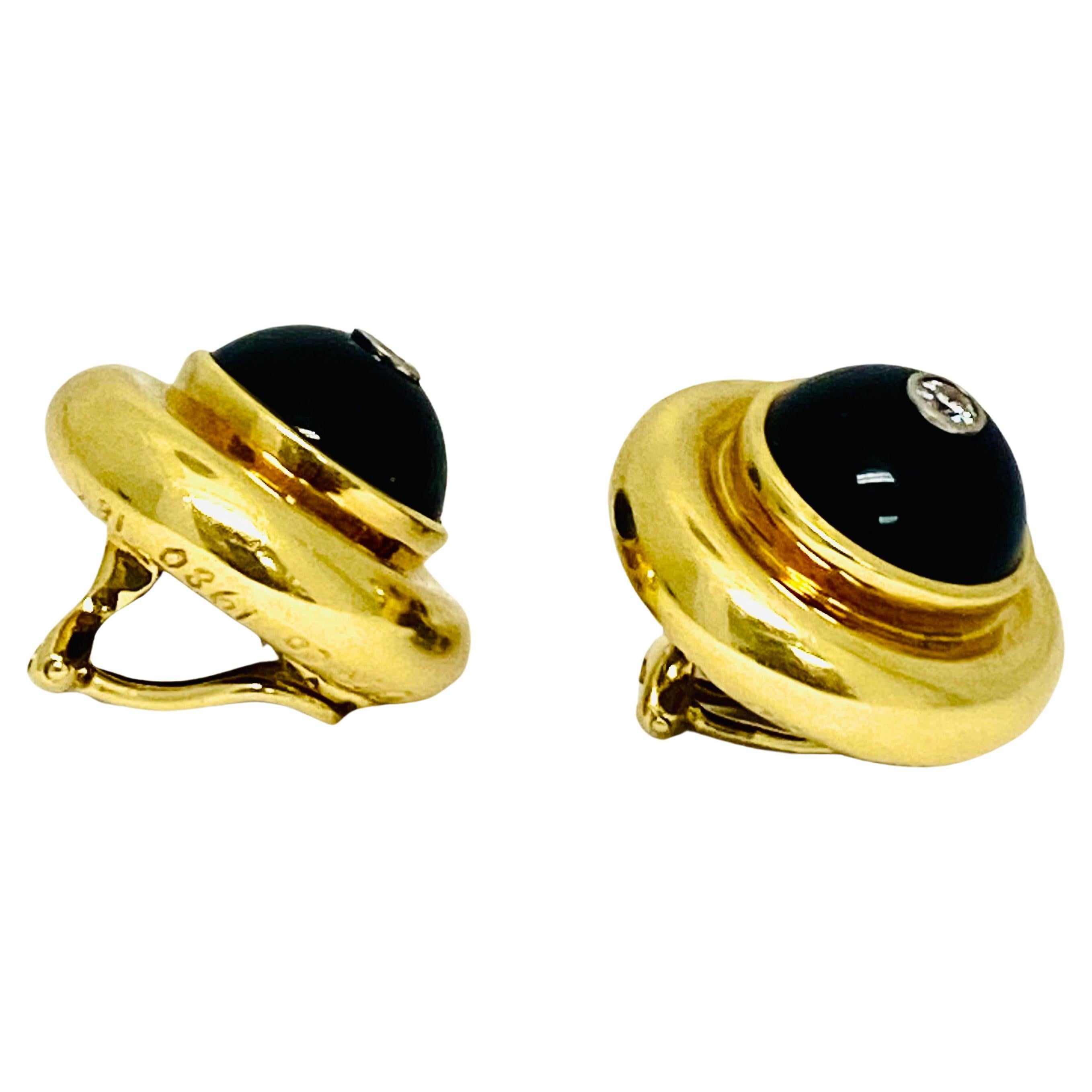 Round Cut Paloma Picasso Vintage Earrings 18k Gold Onyx Diamond For Sale