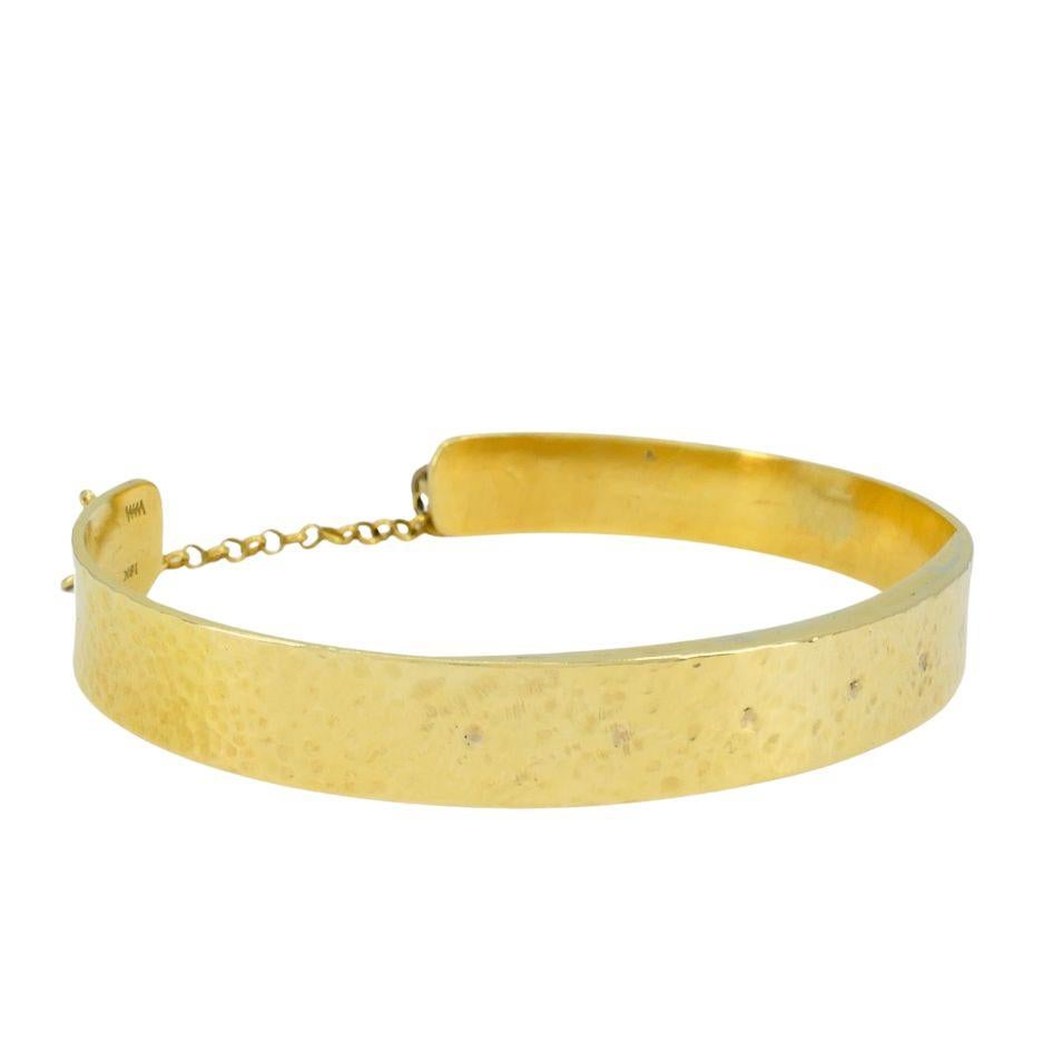 Bracelet manchette vintage en or martelé 18k Bon état - En vente à Beverly Hills, CA