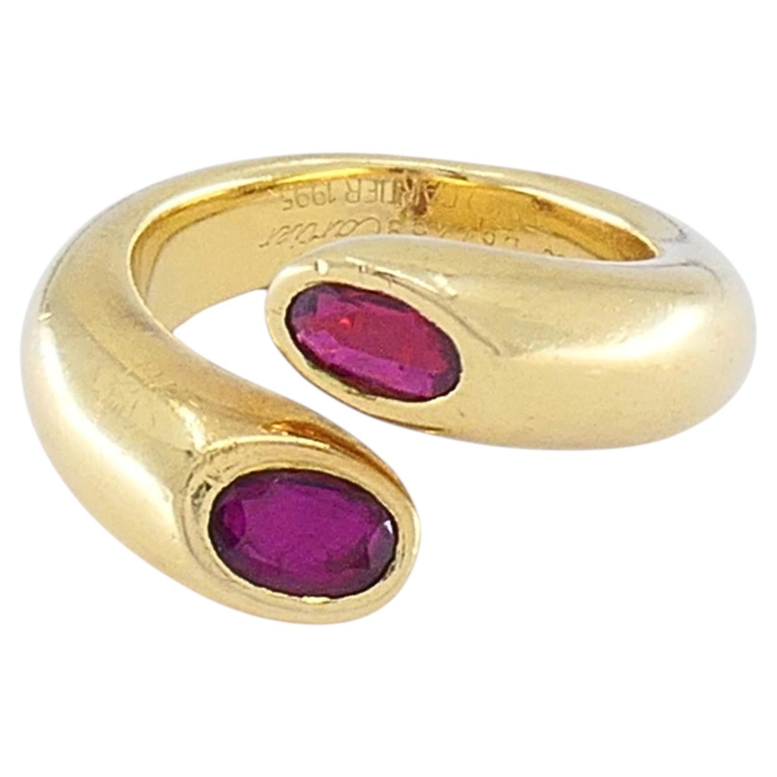 Anillo de Cartier con banda elíptica de oro de 18 quilates y rubíes, 1995