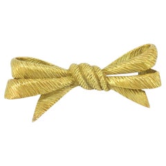 Vintage Van Cleef & Arpels French 18k Yellow Gold Textured Bow Brooch