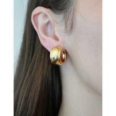 Tiffany & Co. Boucles d'oreilles larges en anneau en or jaune italien 18 carats
