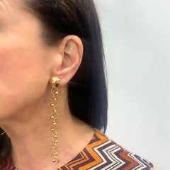 Orecchini pendenti lunghi con diamanti in oro rosa 18 carati di Aletto Brothers, con chiusura a clip