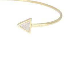 Jennifer Meyer – Armreif aus 18-karätigem Gelbgold mit Diamanten in Dreiecksform und Drahtdesign