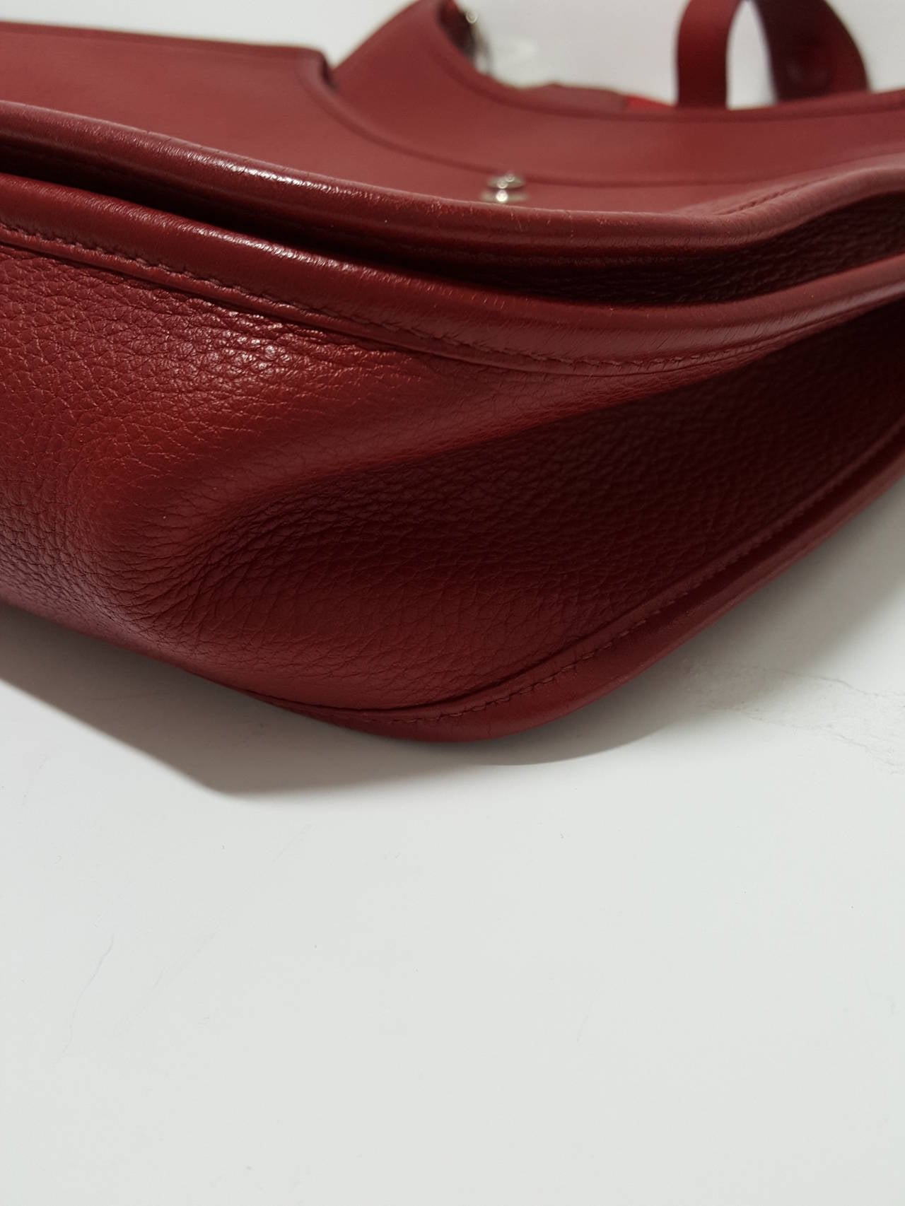 Gorgeous Rouge Hermes Evelyn II GM shoulder bag with leather tassel. 4