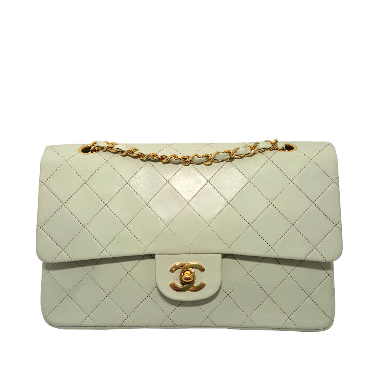 Lovely Vintage Cream Chanel Double Flap Classic with Gold Hardware. For Sale