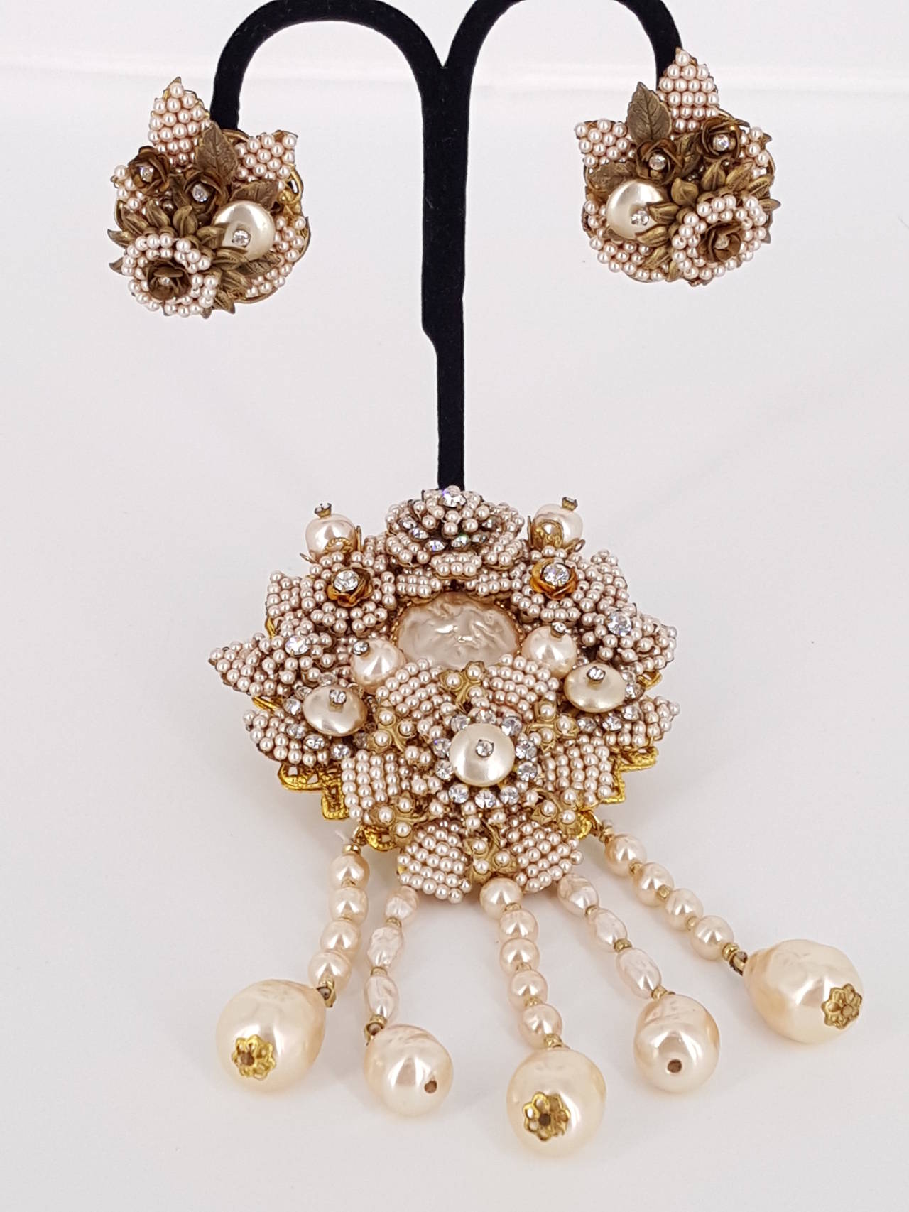 Women's Vintage Stanley Hagler Brooch And Earrings With Seed Pearls & Baroque Pearls. For Sale