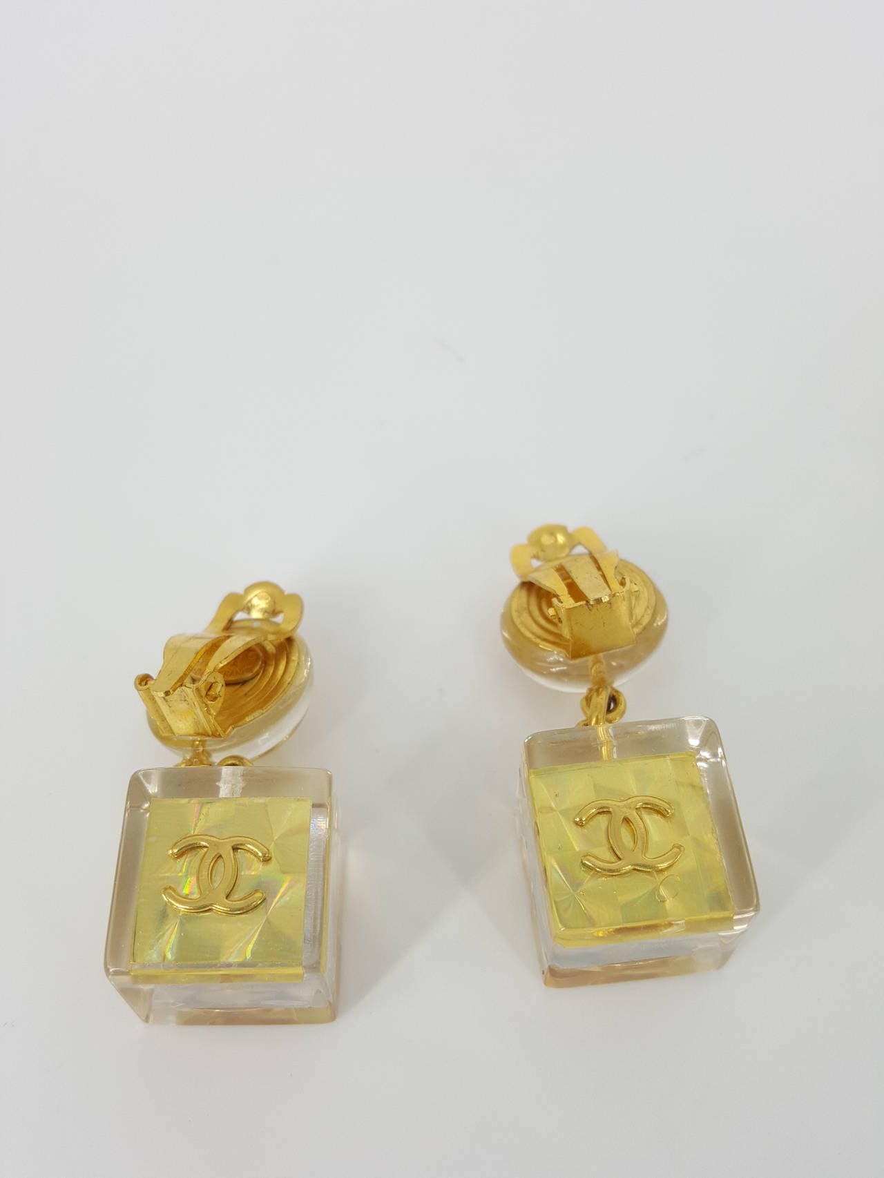 Vintage CHANEL No. 5 Lucite Hanging Earrings 97A. In Excellent Condition In Delray Beach, FL
