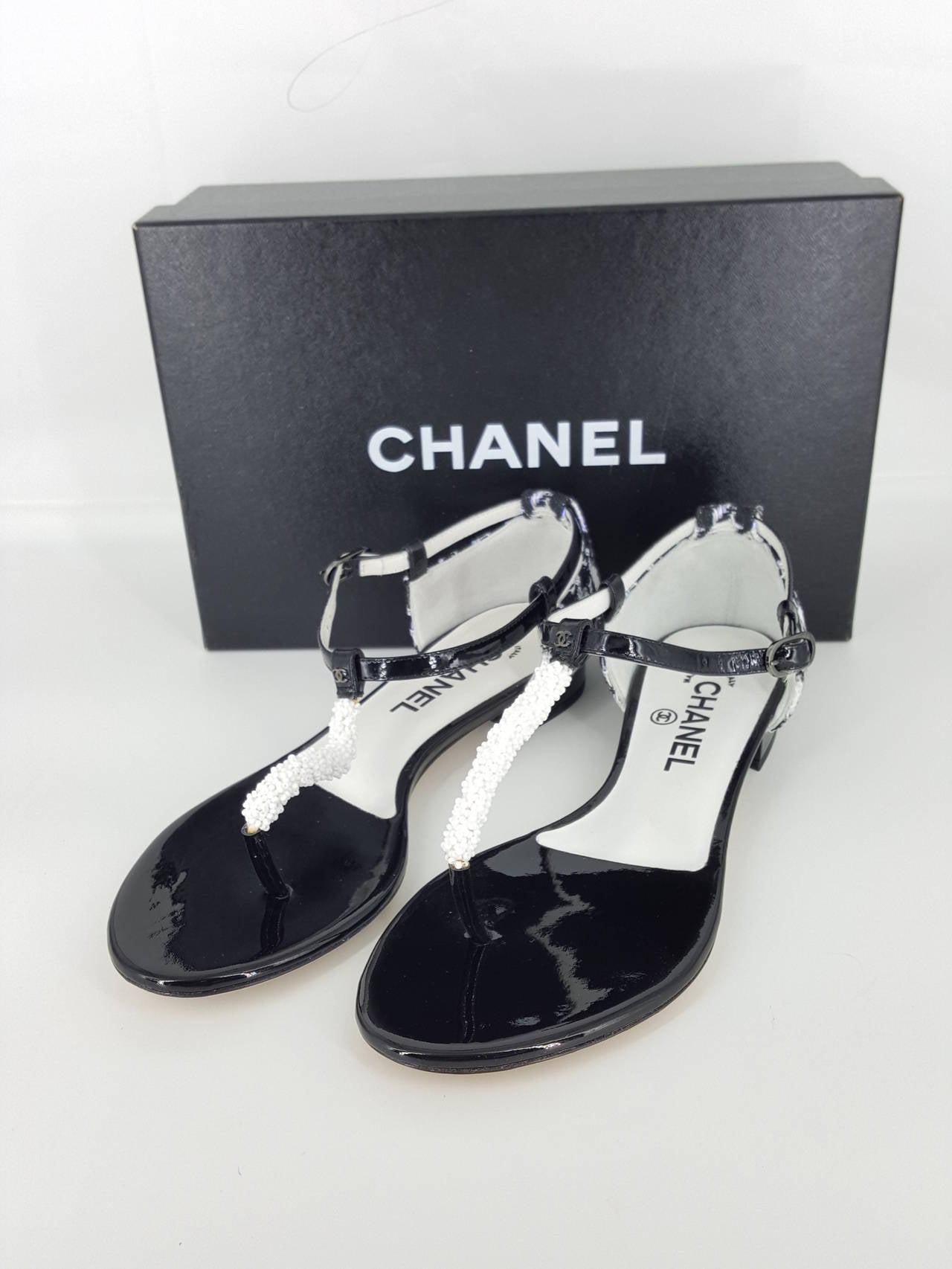 CHANEL Black And White Patent Leather and Boucle Sandals Size 38. 4