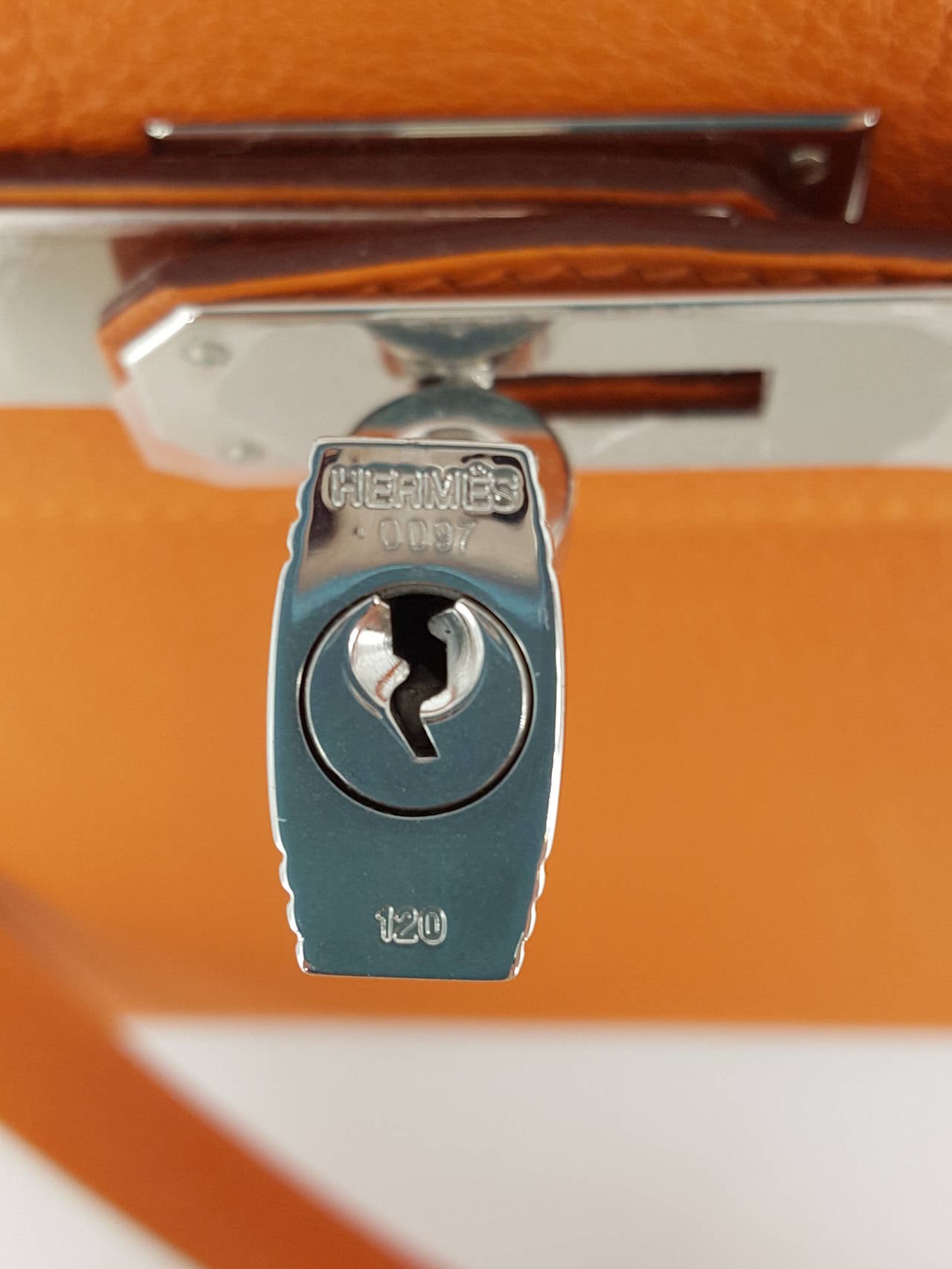 Hermes Kelly bag 28 CM In Orange Togo With Silver Hardware. For Sale 3