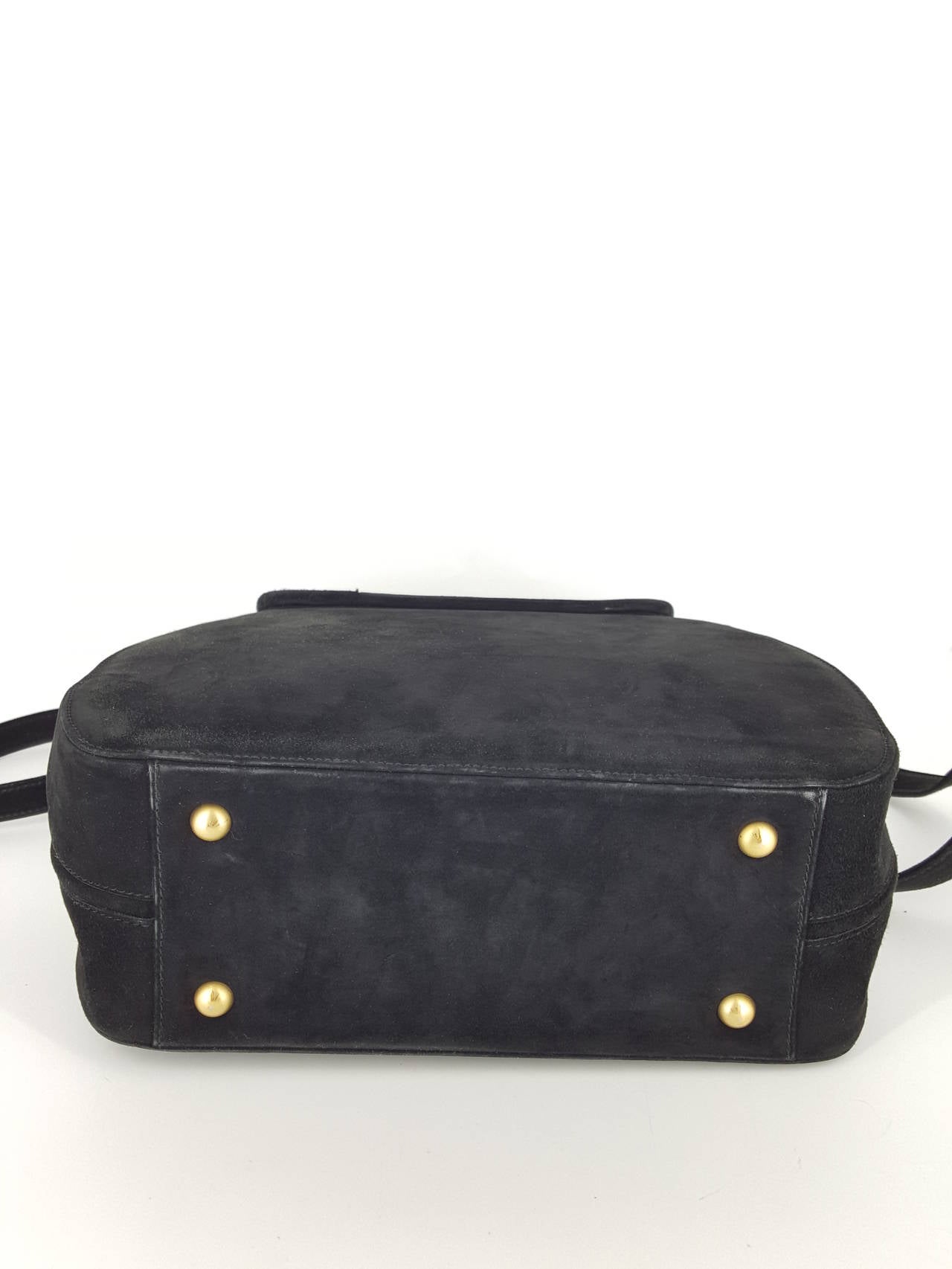 Kieselstein Cord Black Suede Large Trophy Bag With Labrador Closure. In Excellent Condition For Sale In Delray Beach, FL