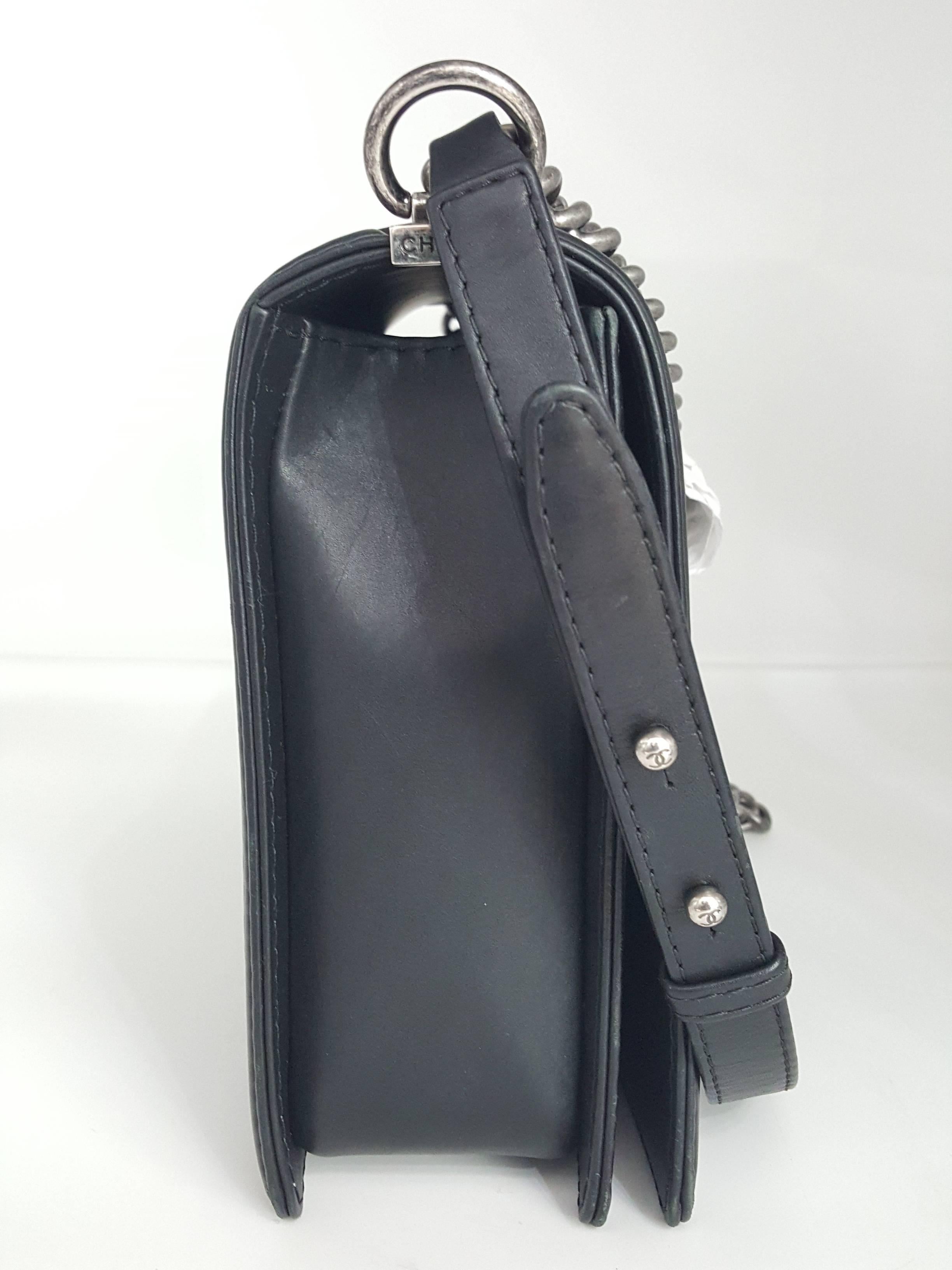 Women's Chanel Medium Boy Bag In Black Goat Skin And Darkened Silver Hardware 12