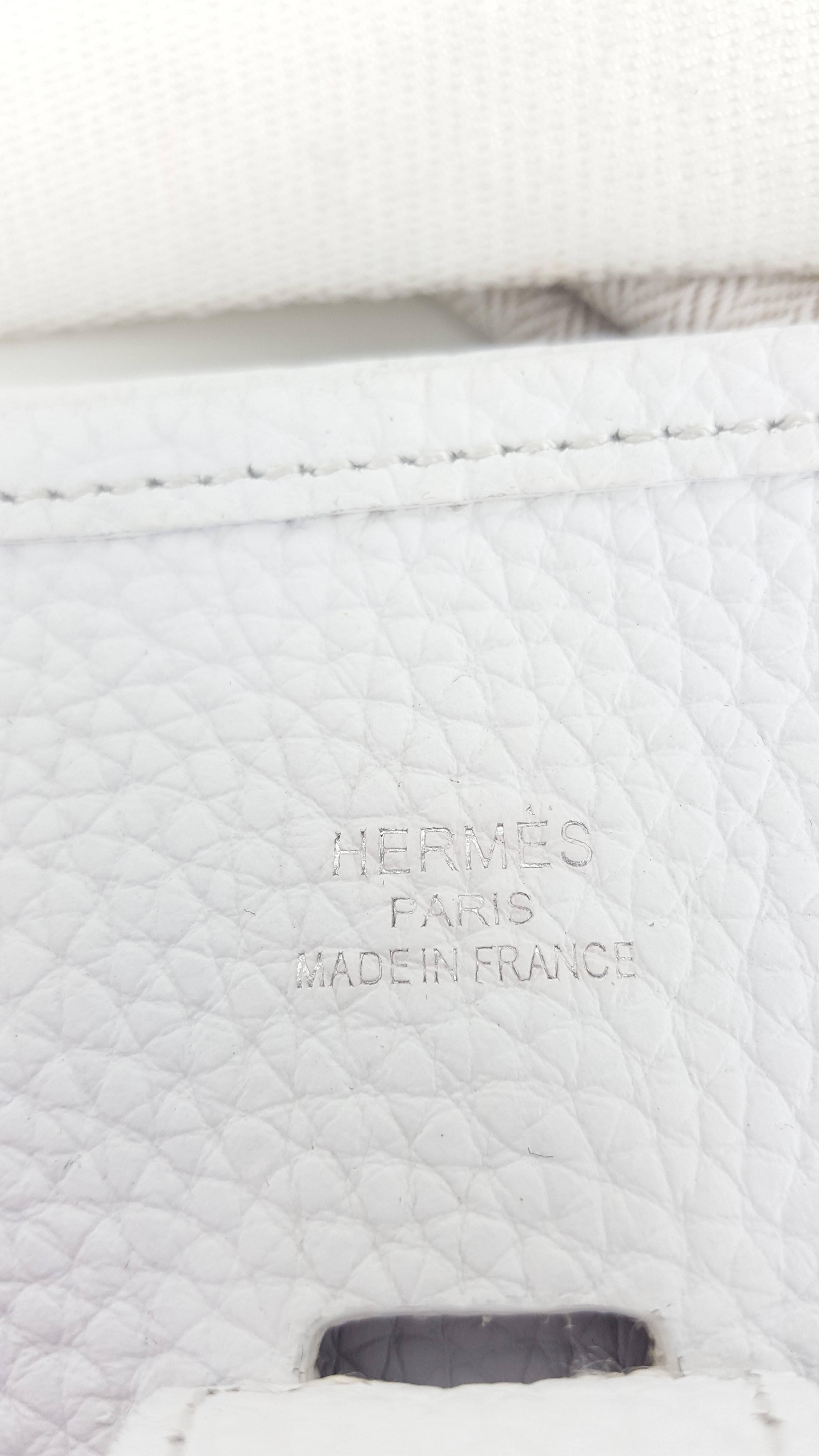 Hermes Evelyne III PM In White Clemence Leather And Palladium Hardware In Good Condition In Delray Beach, FL