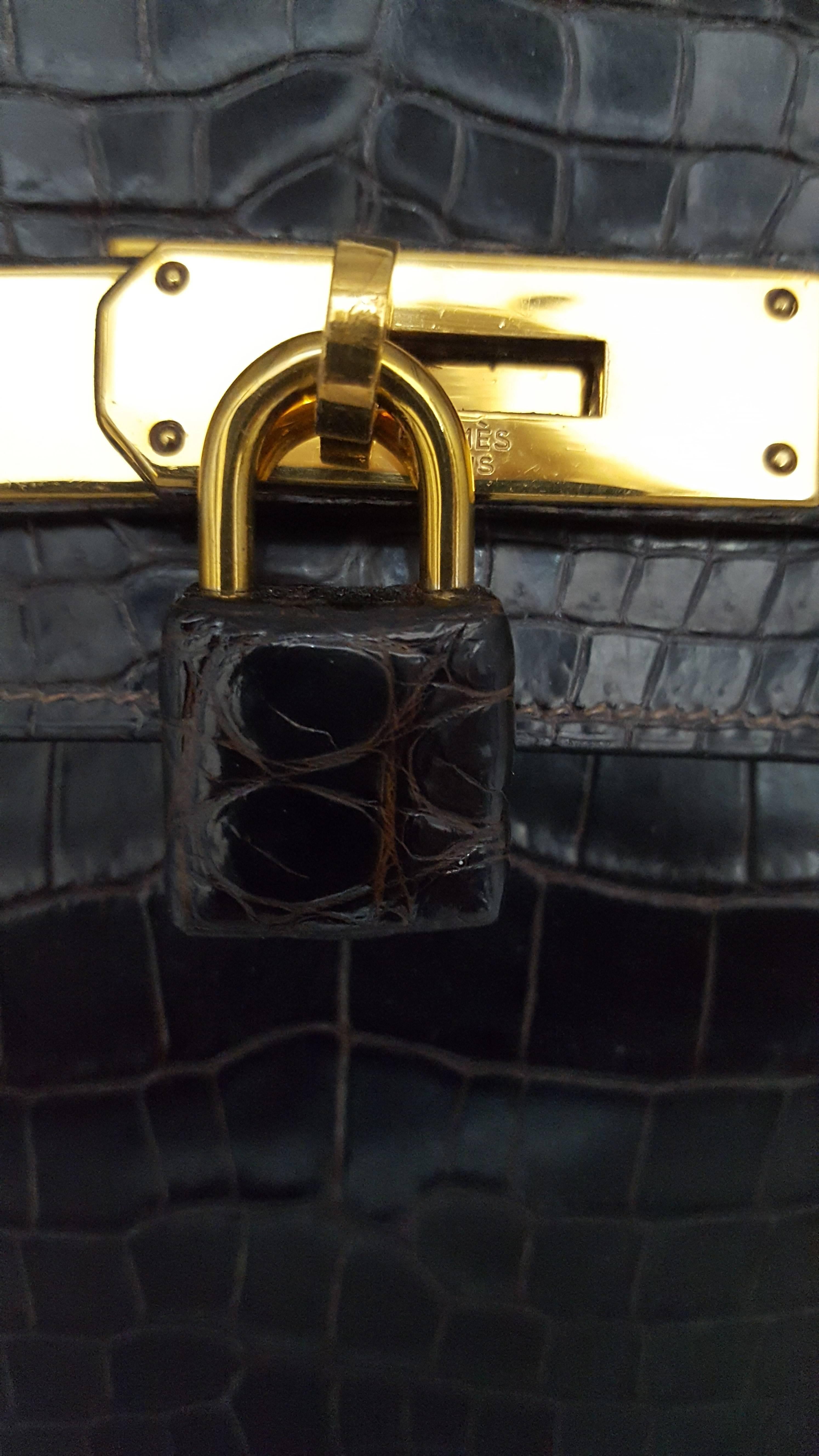 Hermes Dark Brown Shiny Crocodile Kelly 28 cm With Gold Hardware  For Sale 3