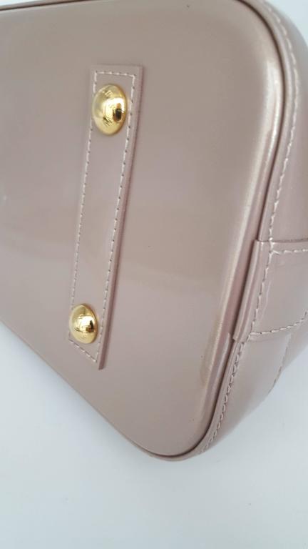 Louis Vuitton Alma PM In Beige Vernis And Gold Hardware at 1stDibs