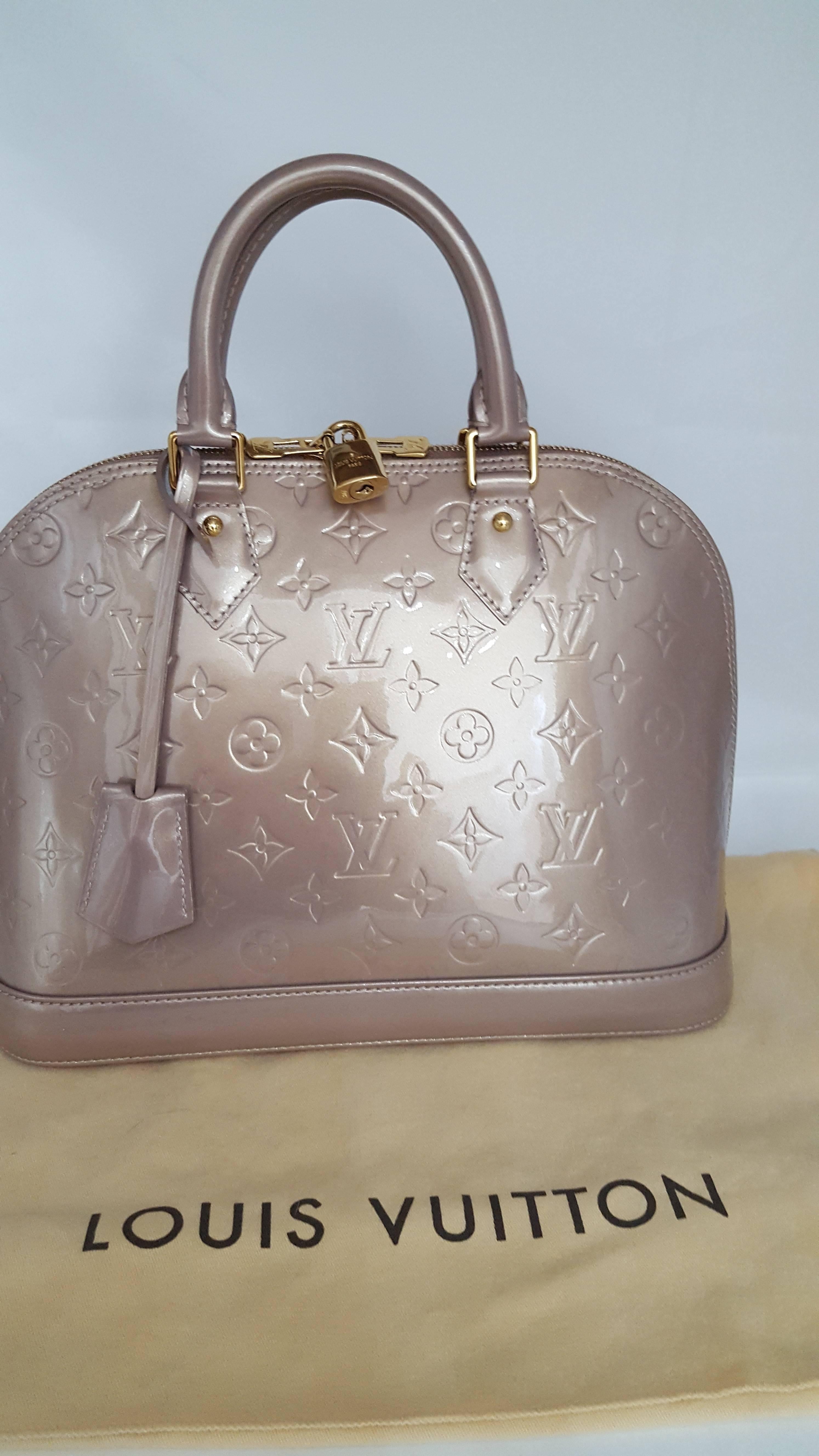 Louis Vuitton Alma PM In Beige Vernis And Gold Hardware 5