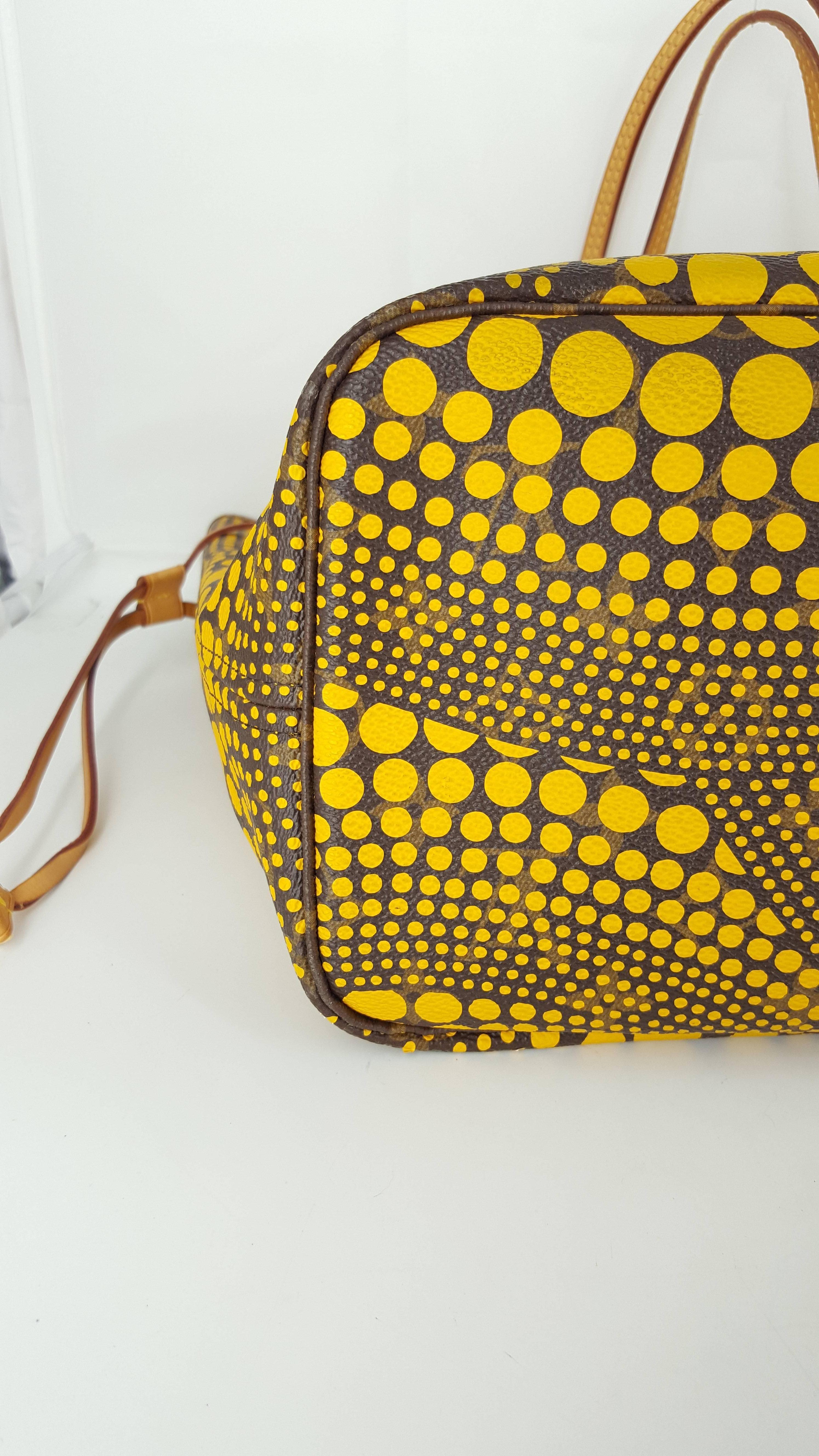 Rare Louis Vuitton Yellow Waves Neverfull MM Designed By Yayoi Kusama In Excellent Condition In Delray Beach, FL