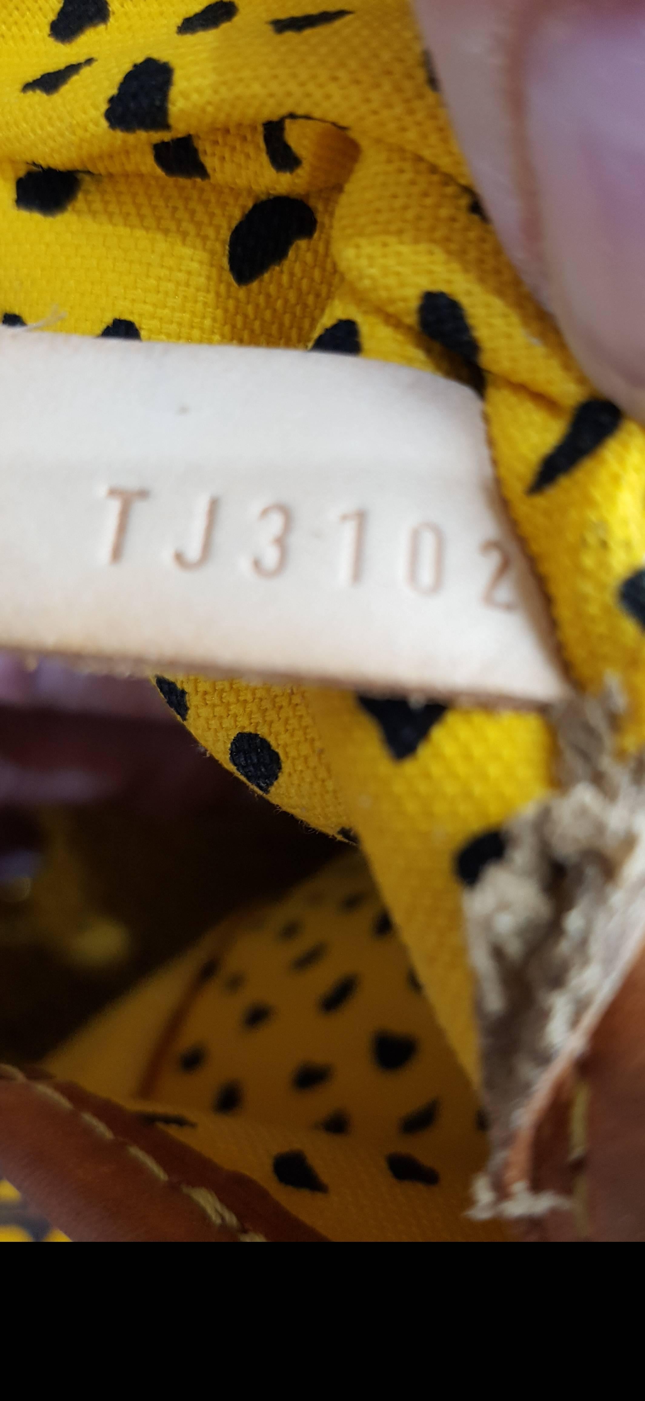 Rare Louis Vuitton Yellow Waves Neverfull MM Designed By Yayoi Kusama 3