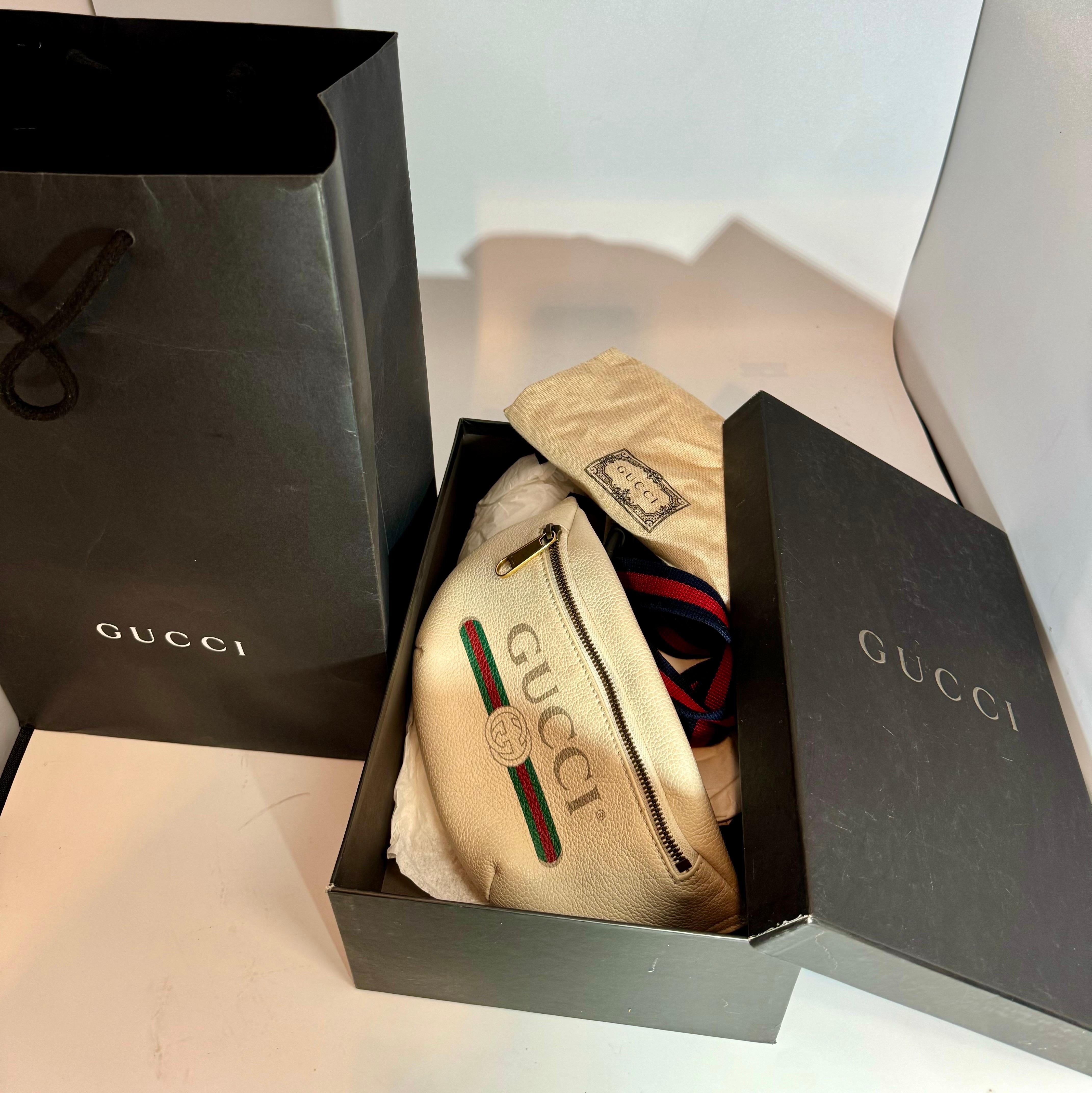 Gucci White Graind Calf Skin Leather Logo crossbody bag, Logo Belt Bag 13