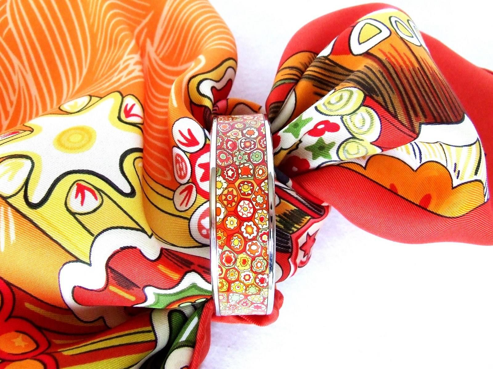 BEAUTIFUL AUTHENTIC HERMES SCARF AND MATCHING BRACELET
 

Pattern: 