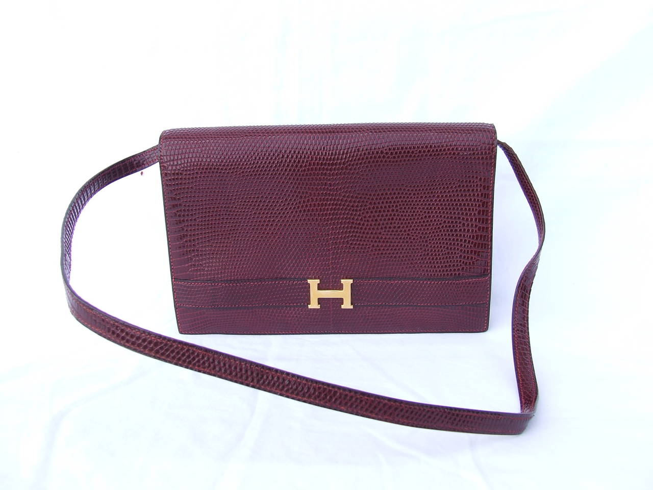 Currently at the Hermes SPA. Avalaible for sale soon.

RARE AND BEAUTIFUL AUTHENTIC HERMES BAG

