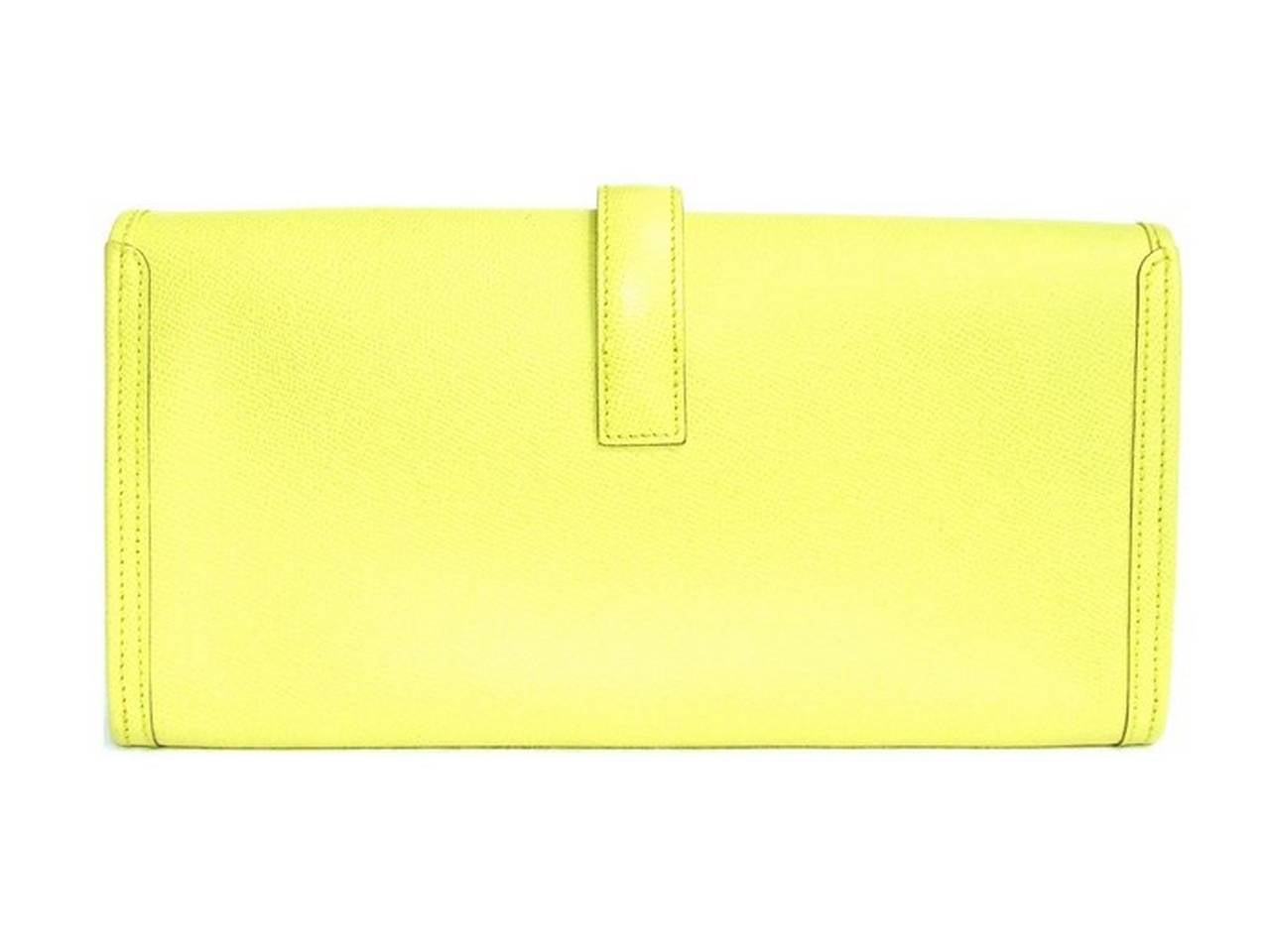 BEAUTIFUL AUTHENTIC HERMES HANDBAG

JIGE ELAN

Made in France, stamp Q in a square (2013 colorway)

Made of Epsom leather, lined with lambskin leather

 
 Colorway: Soufre (yellow) outside and inside

