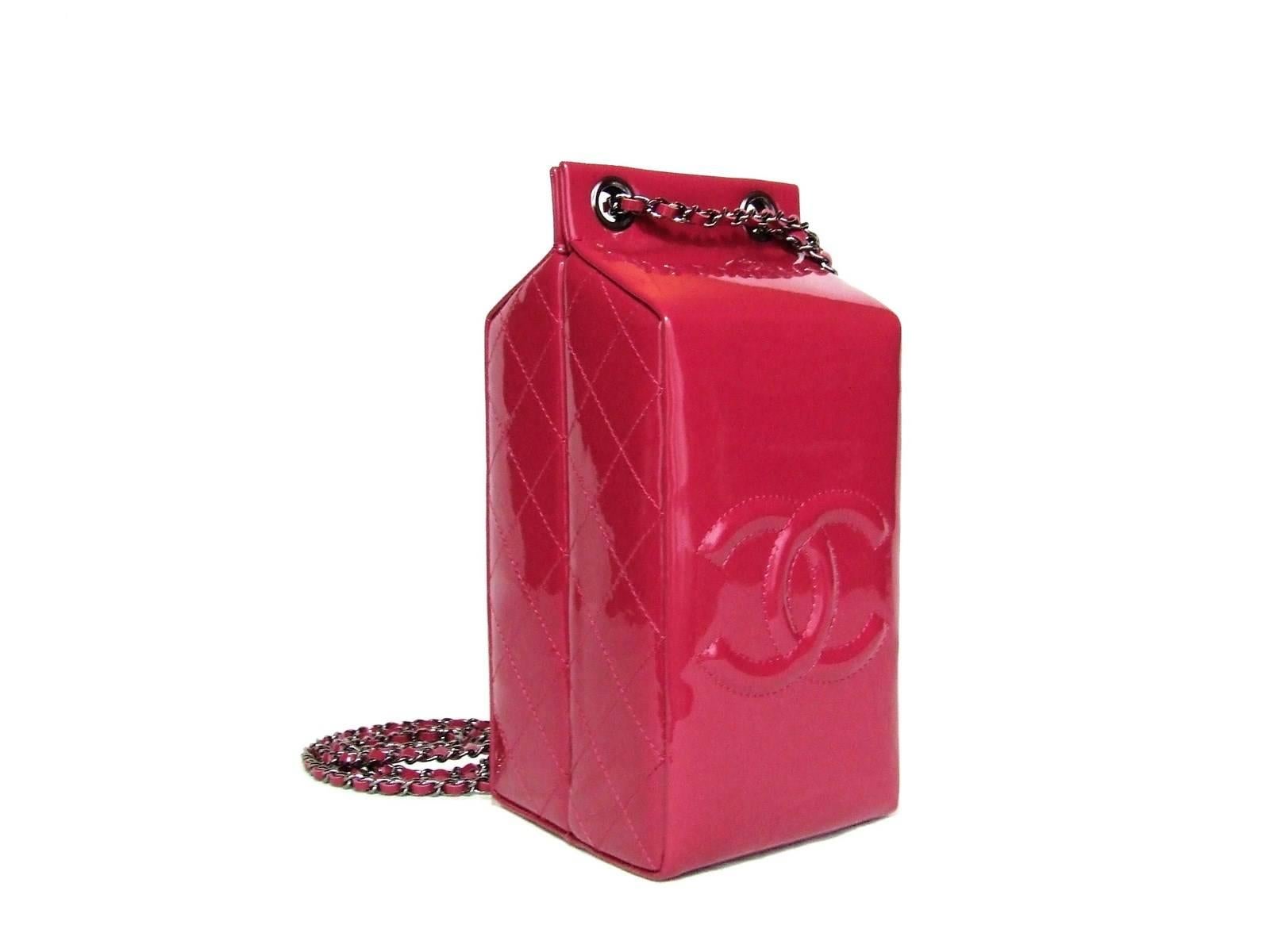 GORGEOUS AUTHENTIC CHANEL BAG

Milk Bottle Bag

Limited Edition 

Made of Patent Leather 

Colorway: It may appear different from a screen to another. The real color is raspberry 

Traditional Quilted Pattern on each side 

