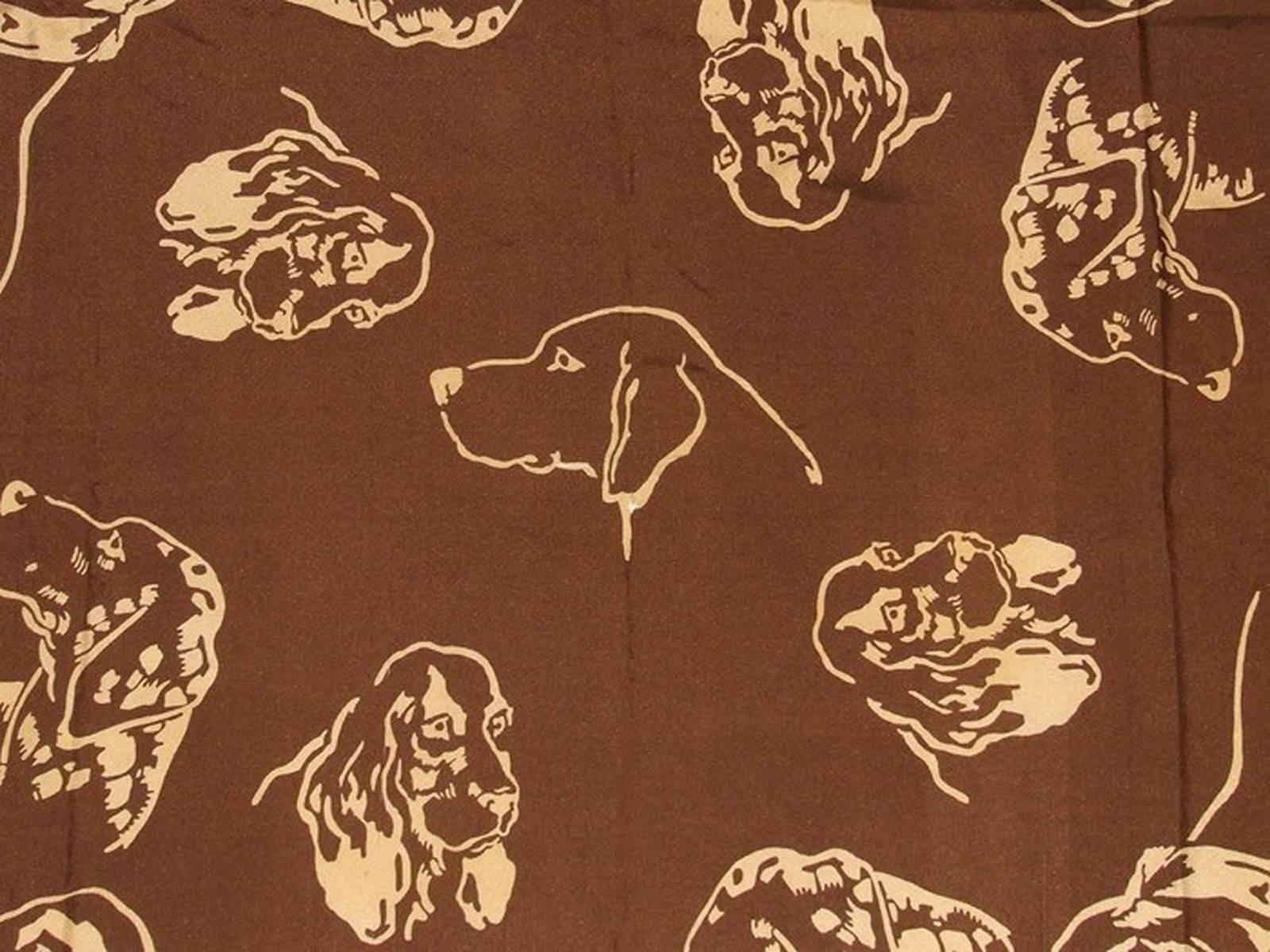 Erstaunlich authentischer Hermès-Schal

Muster: Cocker-Köpfe

Vintage-Schal von Jacques Nam aus dem Jahr 1938

Einer der seltensten, ein GRAIL

Hergestellt in Frankreich 

Hergestellt aus 100% Seide

Farbvarianten: Brauner Hintergrund, Beige