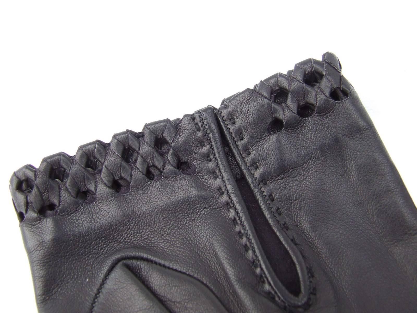 Hermes Women Gloves in Black Leather Size 8  2