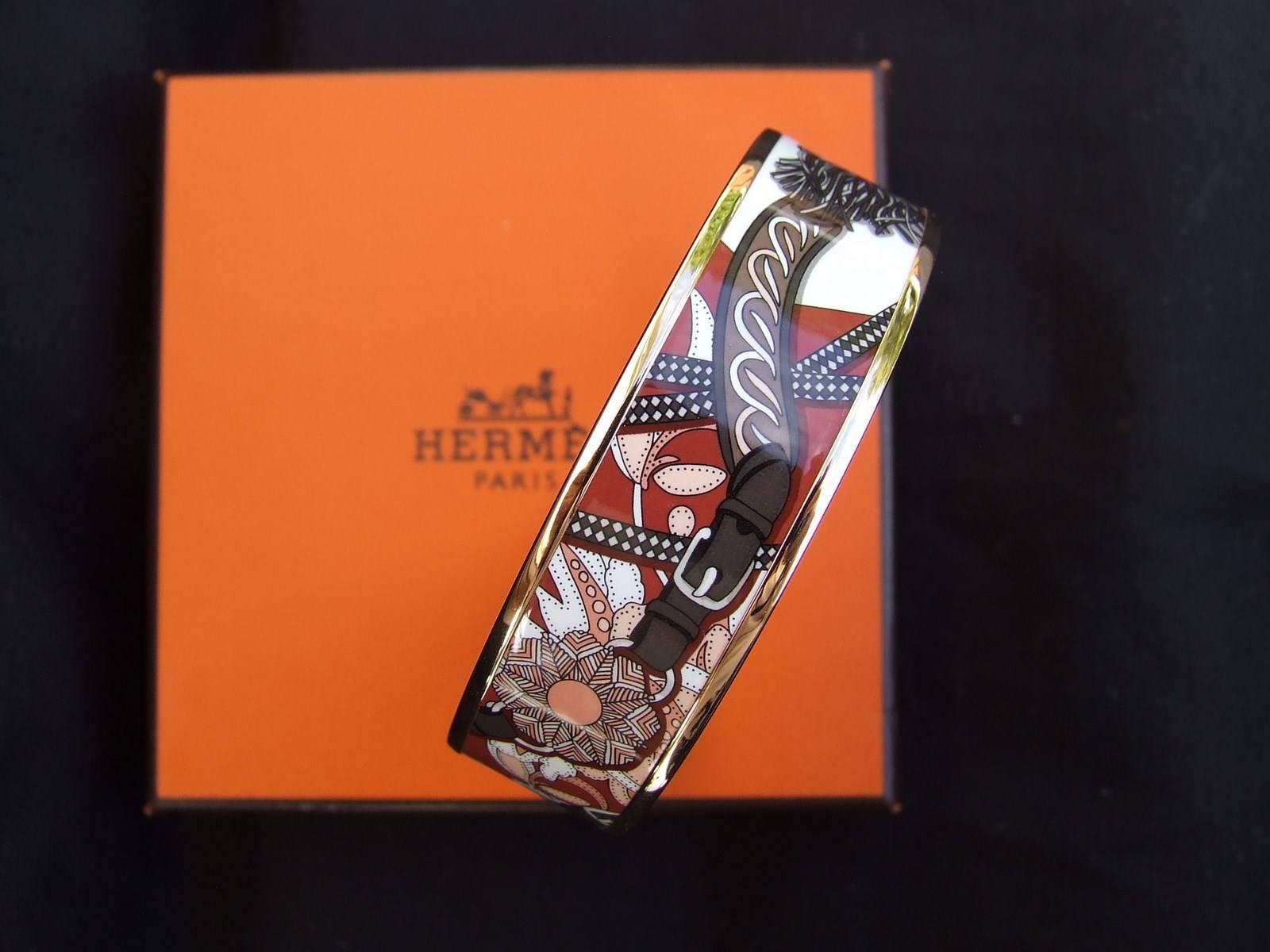 Beautiful Authentic Hermes Bracelet

Pattern: 