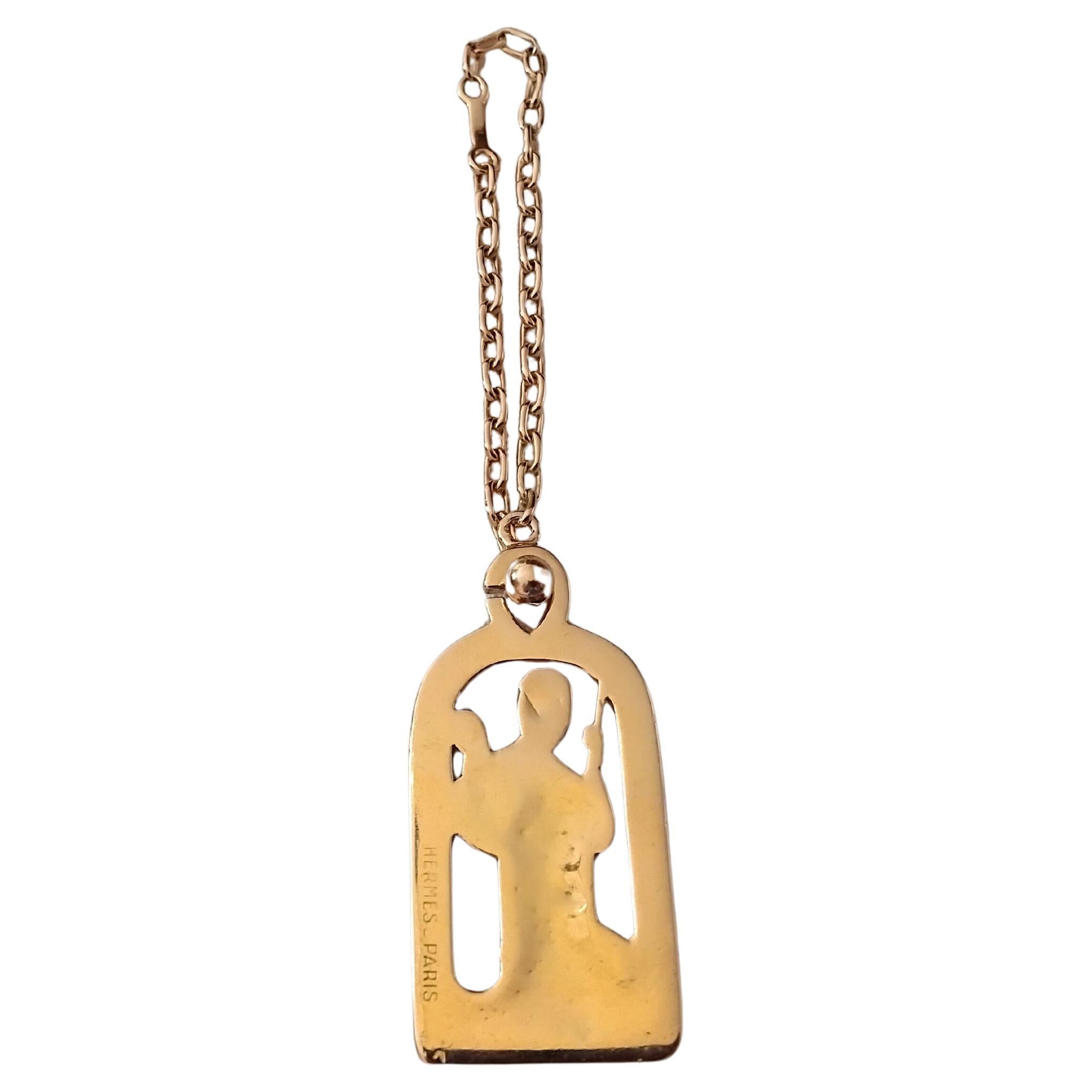 Marron Hermès Saint Christopher Yellow Gold Key Holder Charm (breloque porte-clés en or jaune) en vente