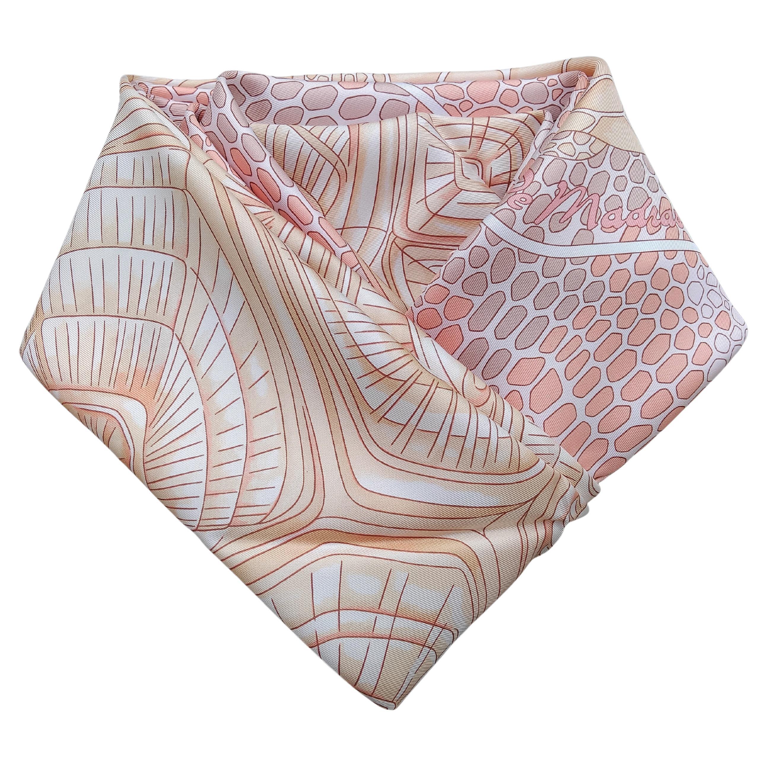 Amazing and Gorgeous Authentic Hermès Scarf

Rare colorway !

Print: 