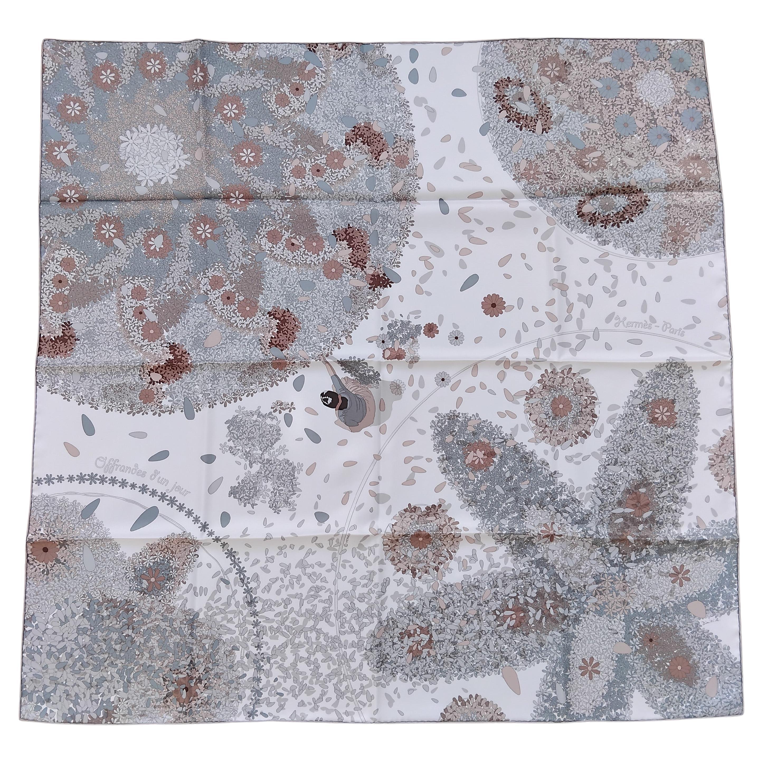 Hermès Silk Scarf Offrandes d'un jour Rybaltchenko Blanc Sepia Marron 90 cm For Sale