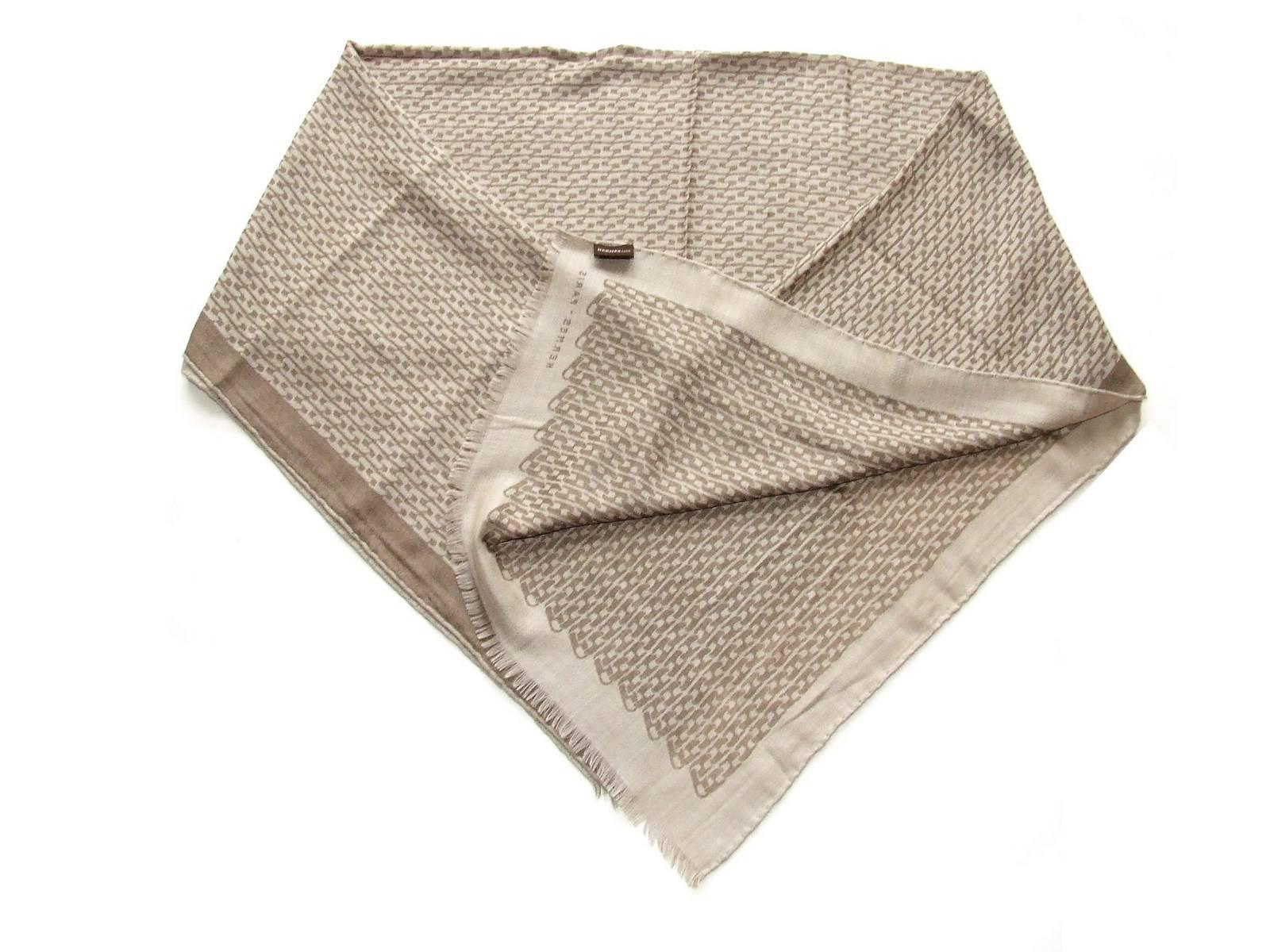 Hermes Reversible woven scarf Curb Chain Cashmere Silk Etoupe Beige 186 cm 3