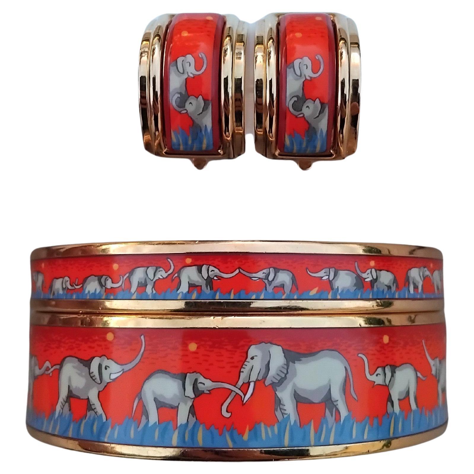 Hermès Set 2 Armbänder 2 Ohrringe Emaille Elefanten grasen Rotgold 70