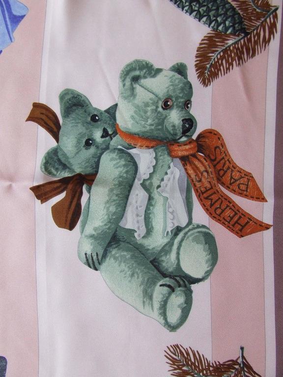HERMES Carré 90 CONFIDENTS DESCOEURS Heart's friend silk bear scarf Red