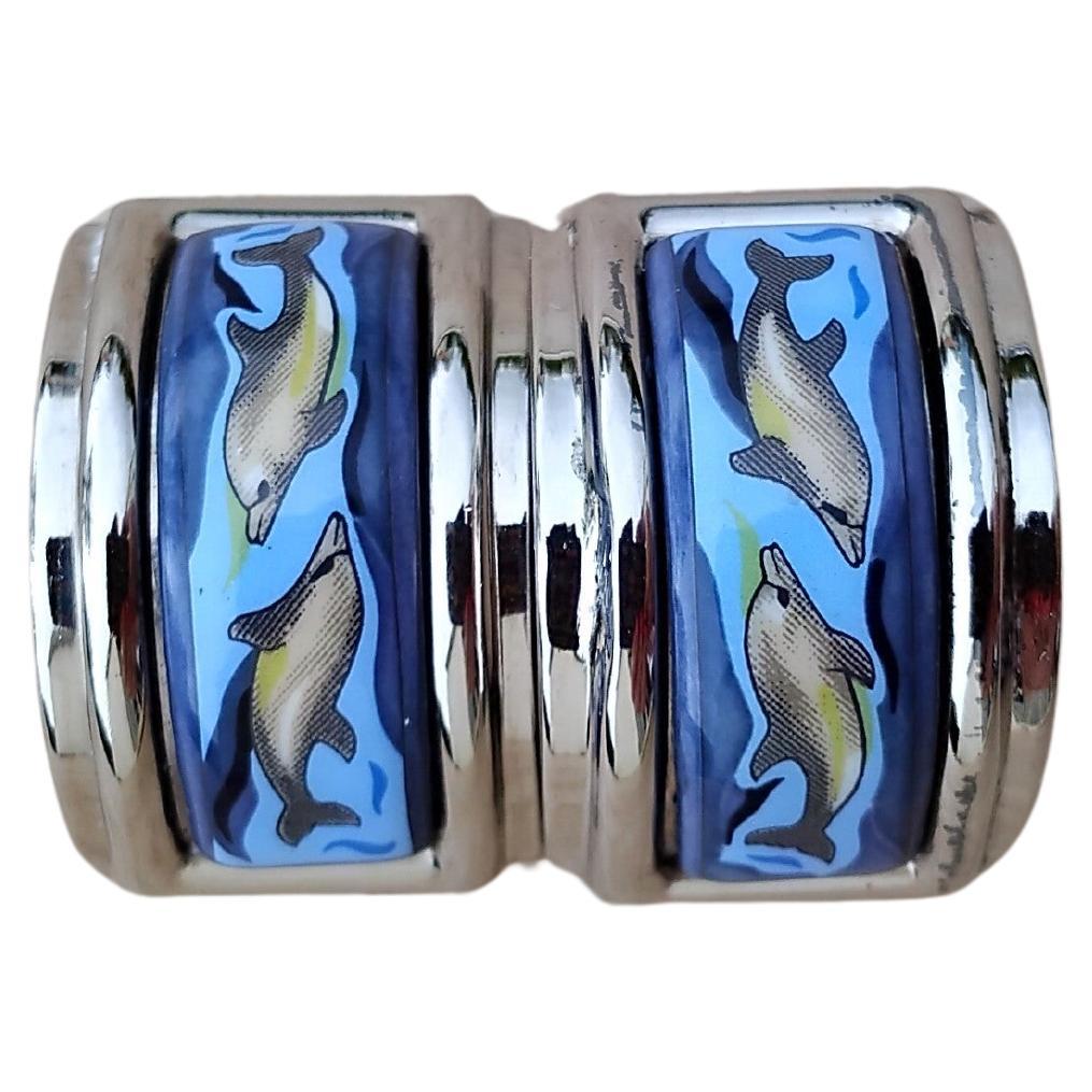 Conjunto Hermès Pulsera Pendientes Estampado Delfines Paladio Talla 70 en venta 3