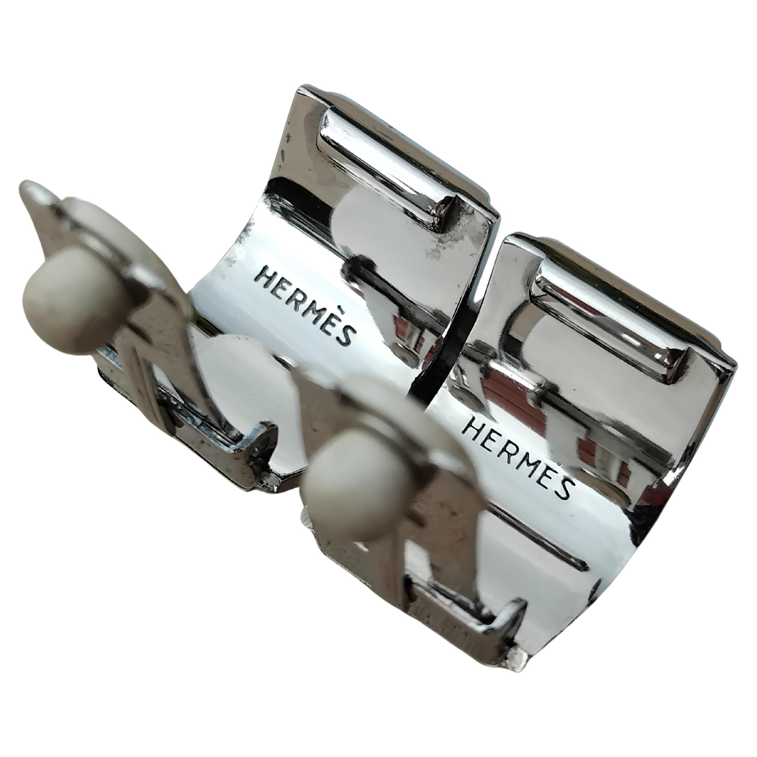 Conjunto Hermès Pulsera Pendientes Estampado Delfines Paladio Talla 70 en venta 5