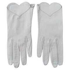 Exceptional Hermès Hearts Gloves White Leather Size 7.5 Valentine's Day