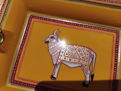 Portacenere in porcellana d'oro di Hermès Vassoio Portacenere Mucca Sacra Ornato D'Oro