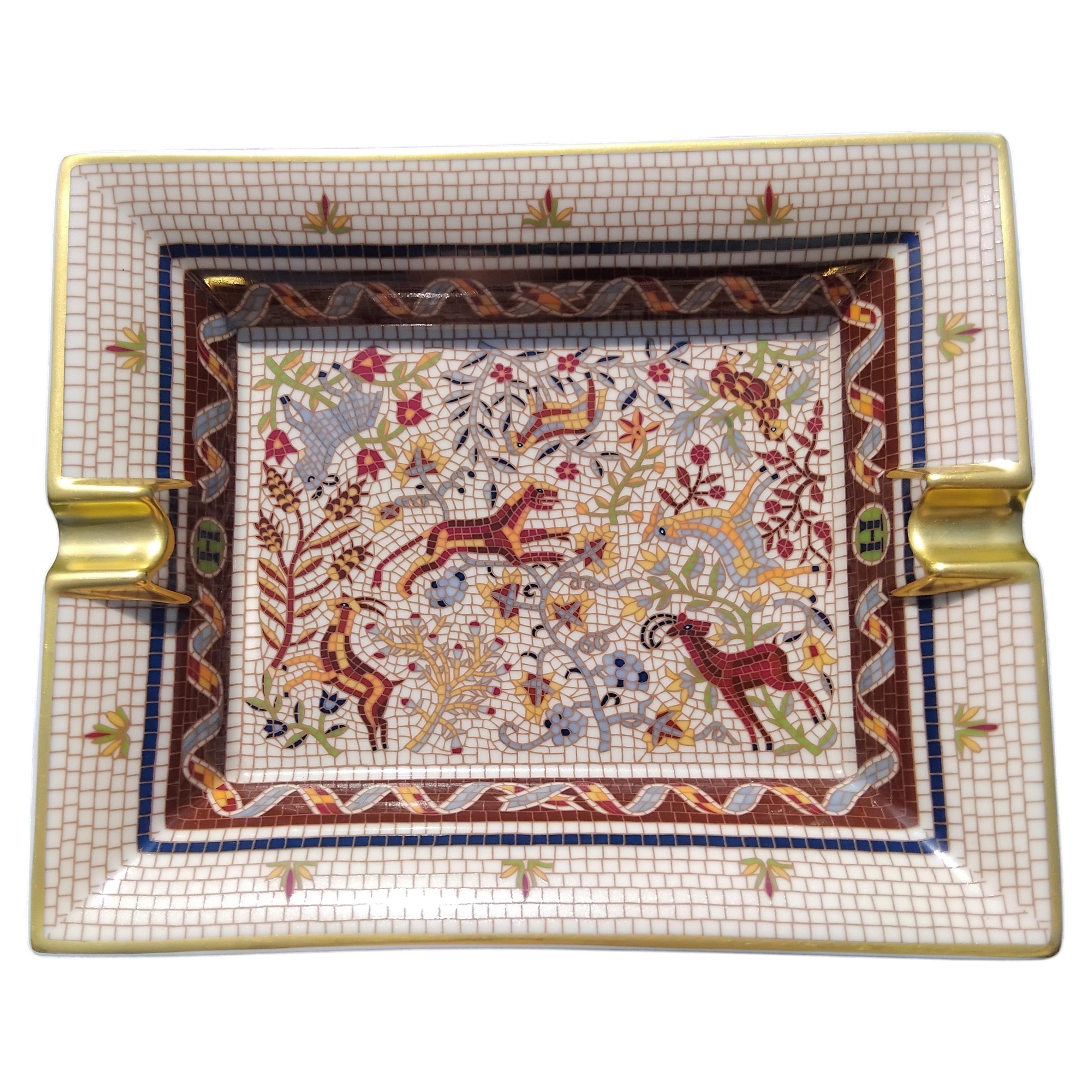 Hermès Porcelain Gold Cigar Ashtray Change Tray Pavement For Sale