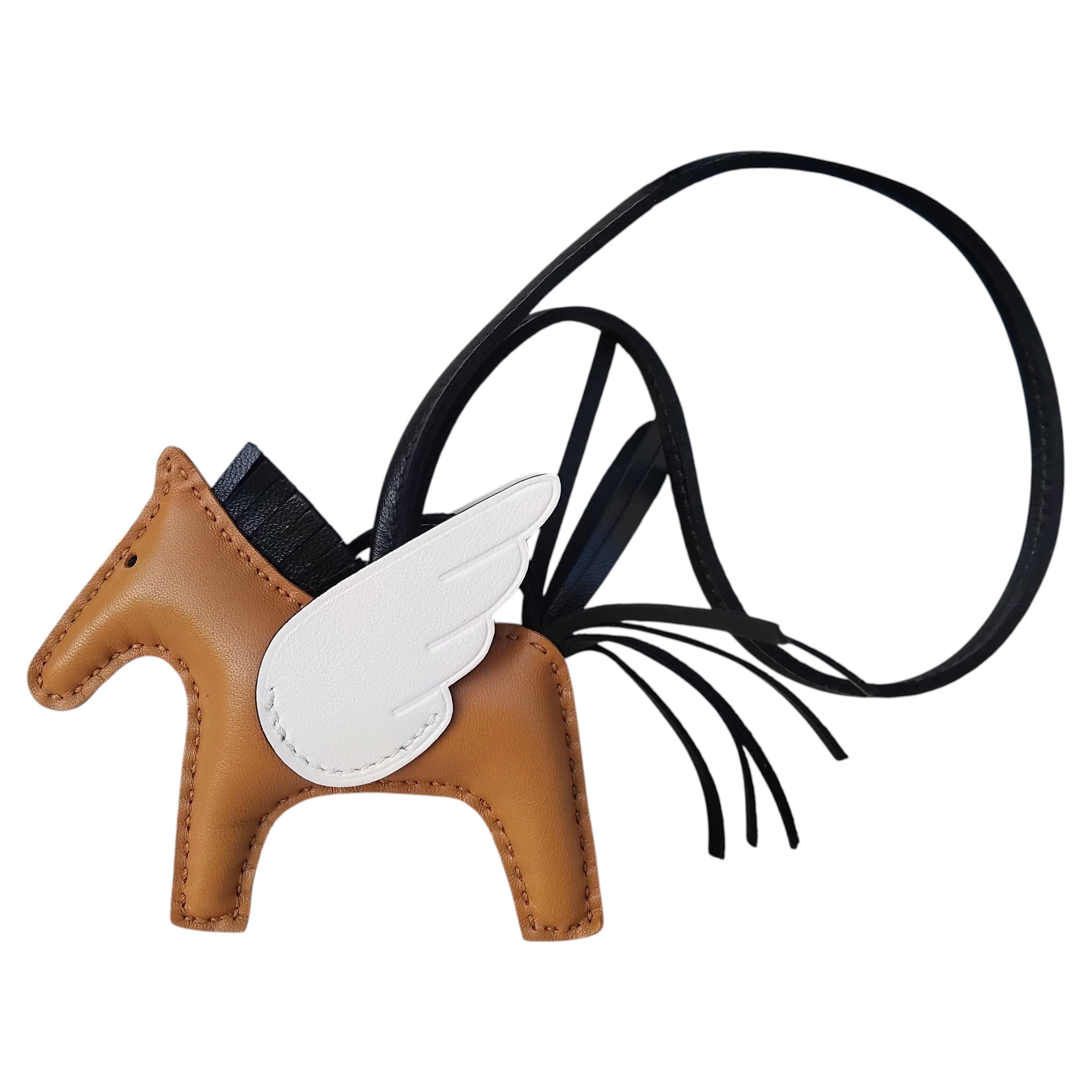 Hermès Rodeo Pegase : breloque pour sac en forme de cheval, noir sésame, modèle Nata PM