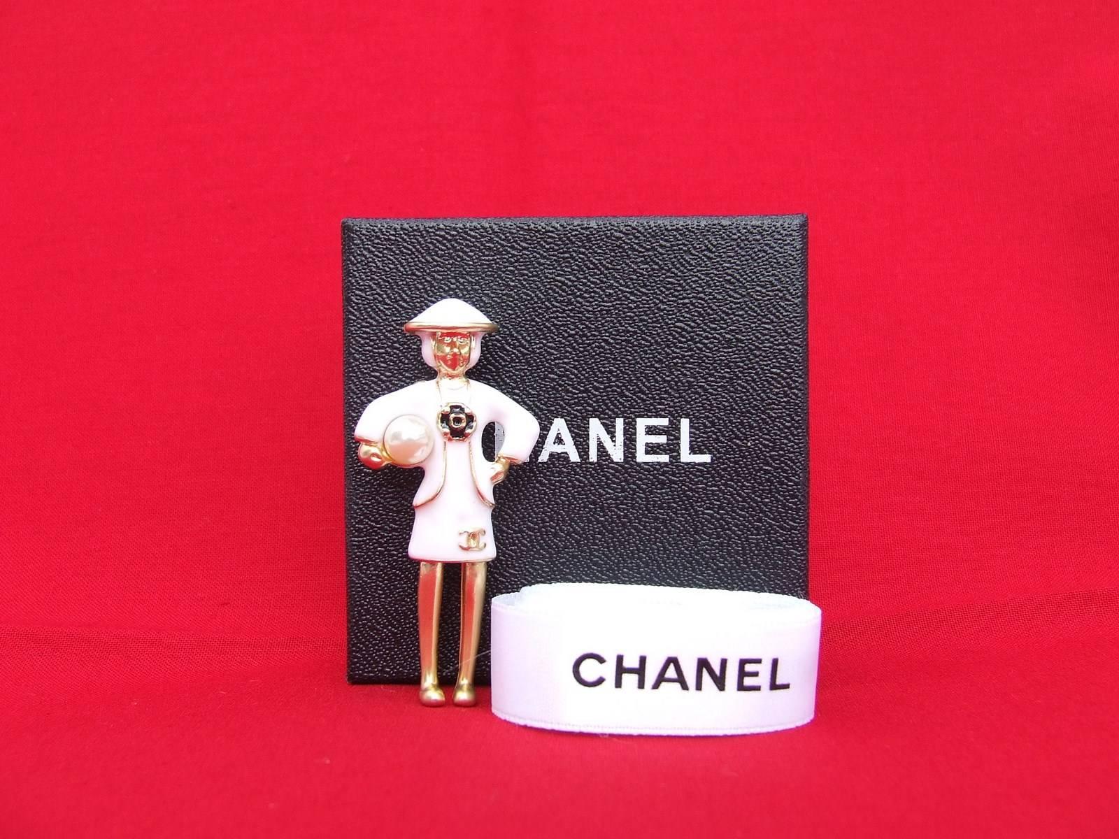 CHANEL Pin Brooch Madame Coco Chanel with pearl In Box 3