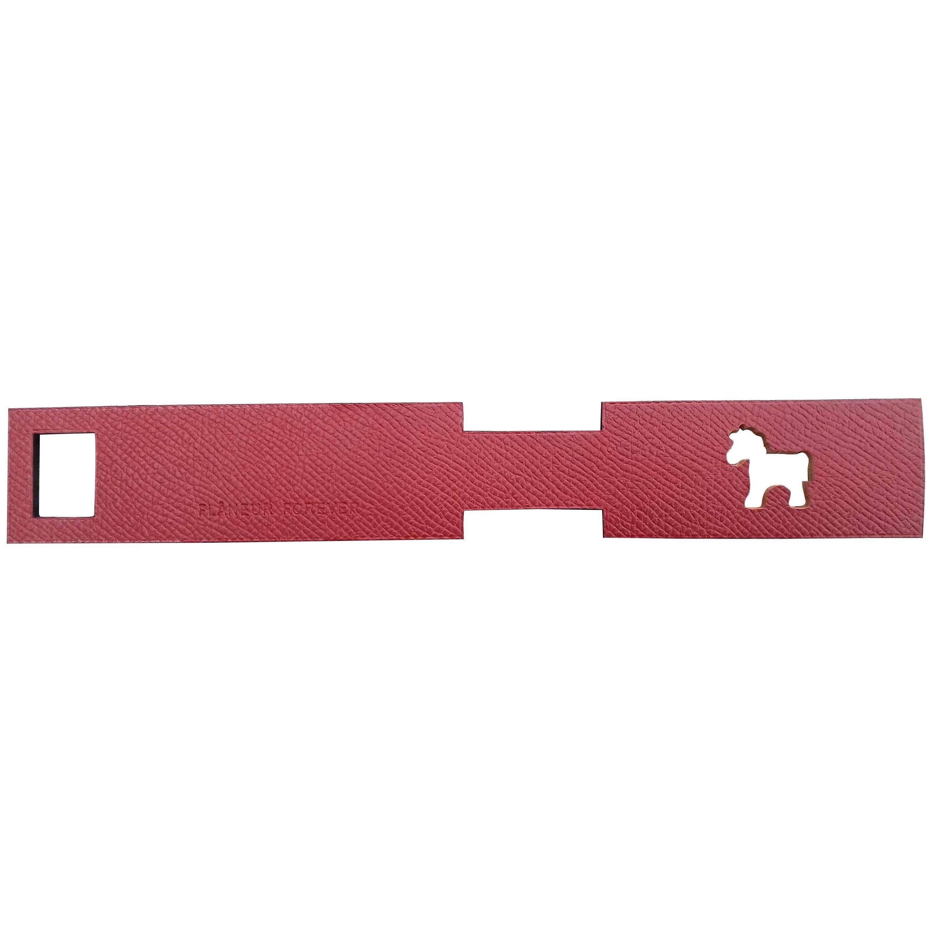 Beautiful Authentic Hermès Luggage Tag

Recognize your luggage among all with this little charm

It's not really a tag because nothing is planned to write your personal details. You can nevertheless write them directly on the leather

Can be hung